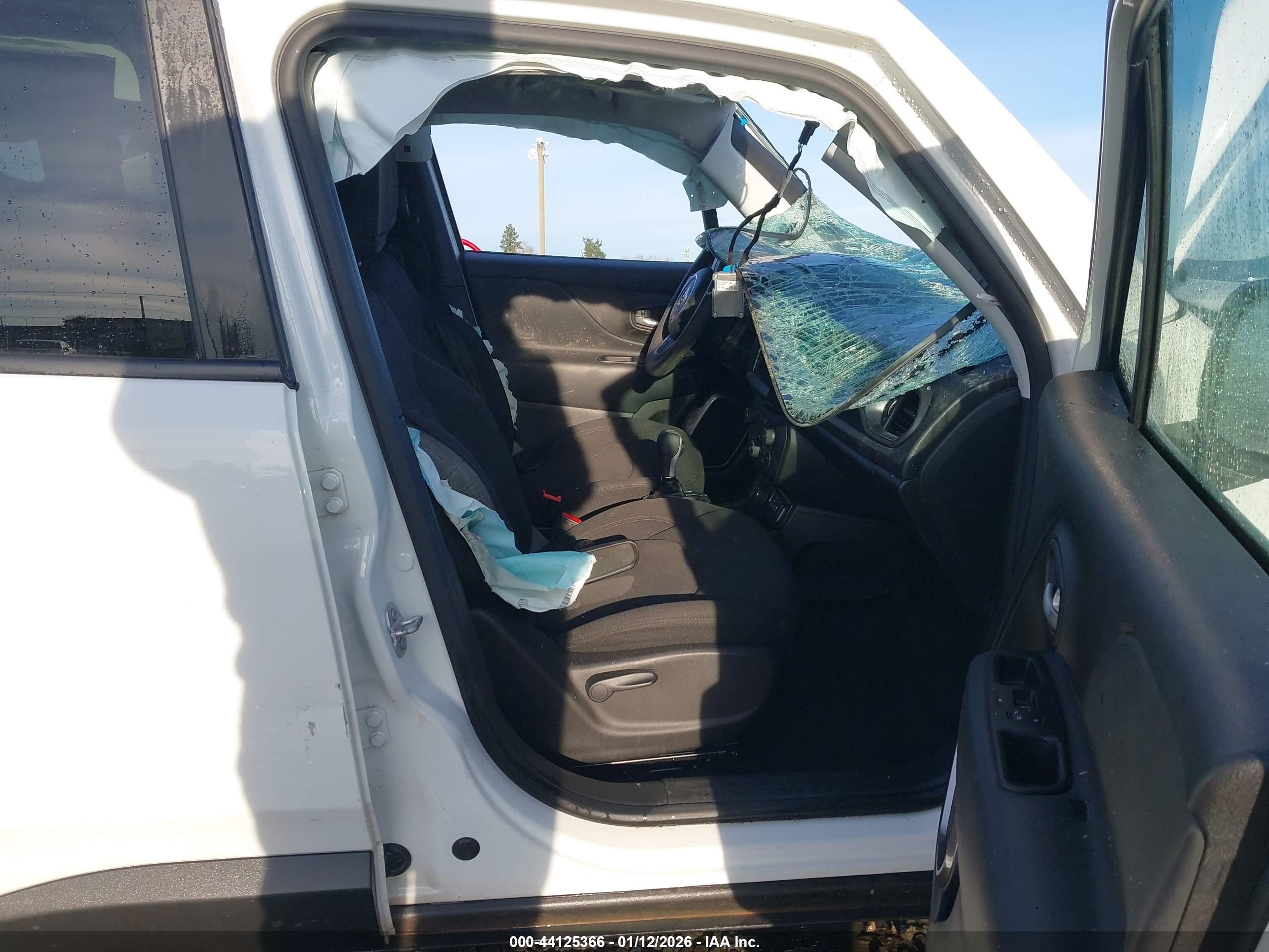 JEEP RENEGADE image 5