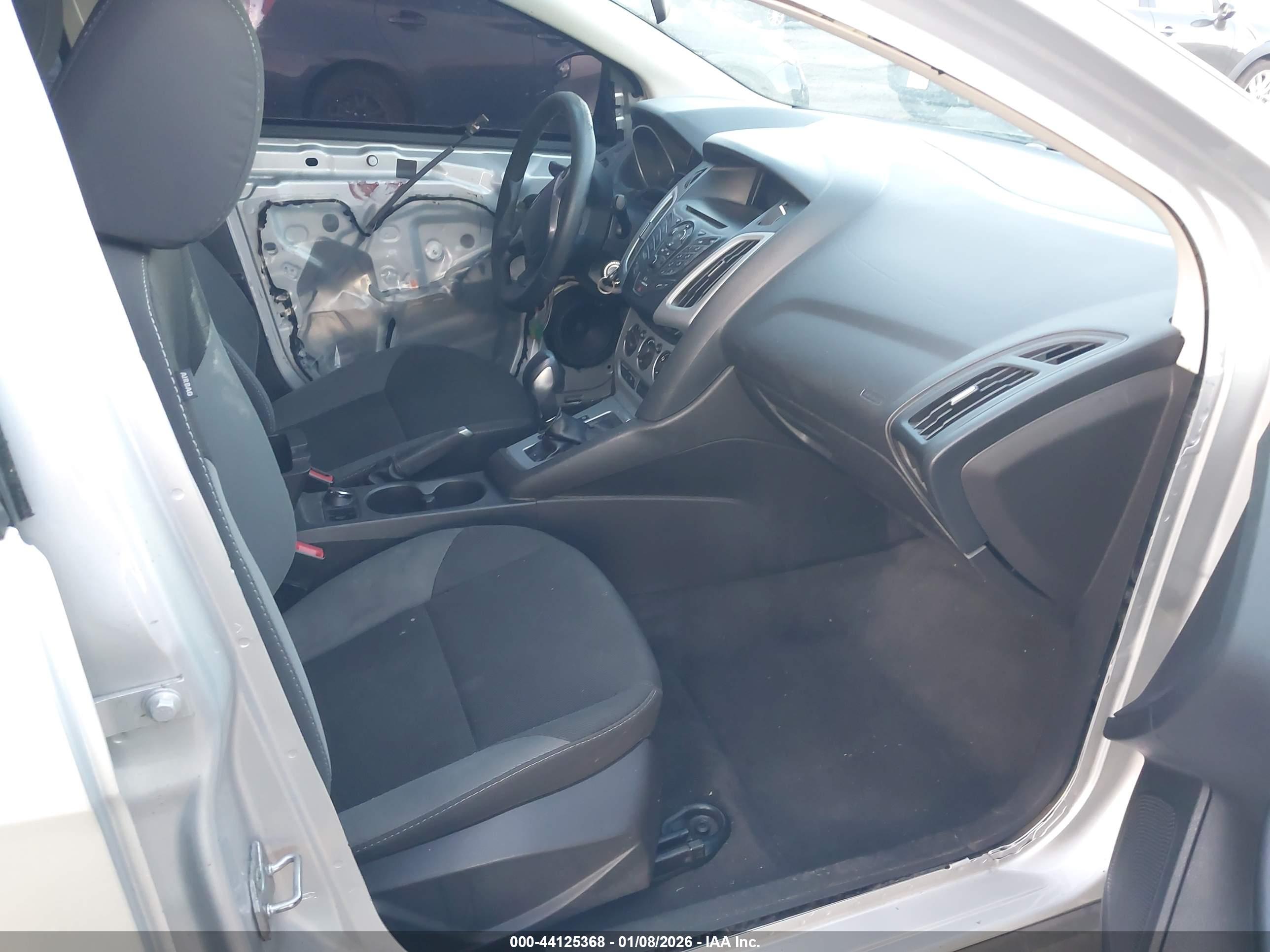 FORD FOCUS image 5