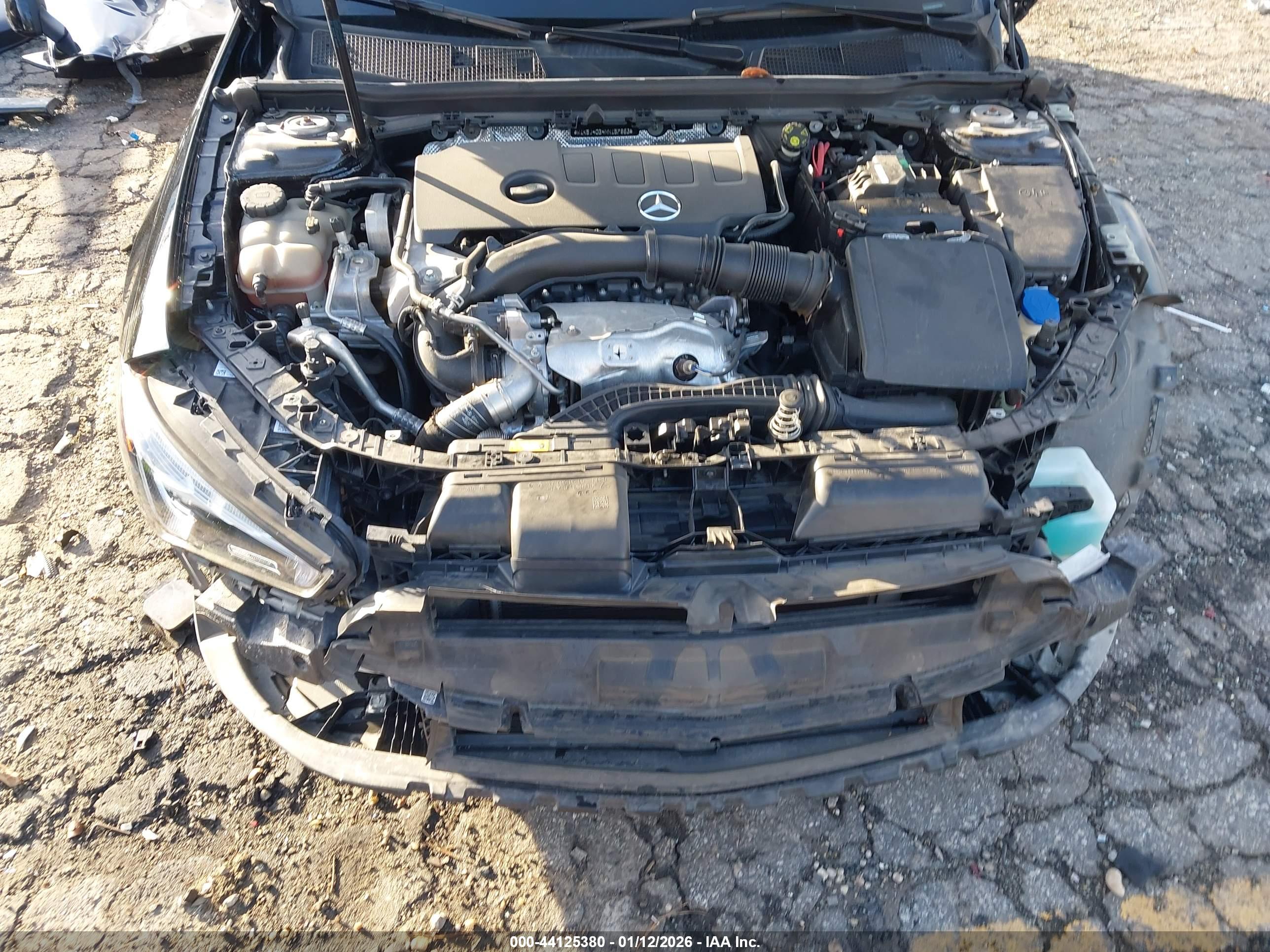 MERCEDES-BENZ CLA image 10