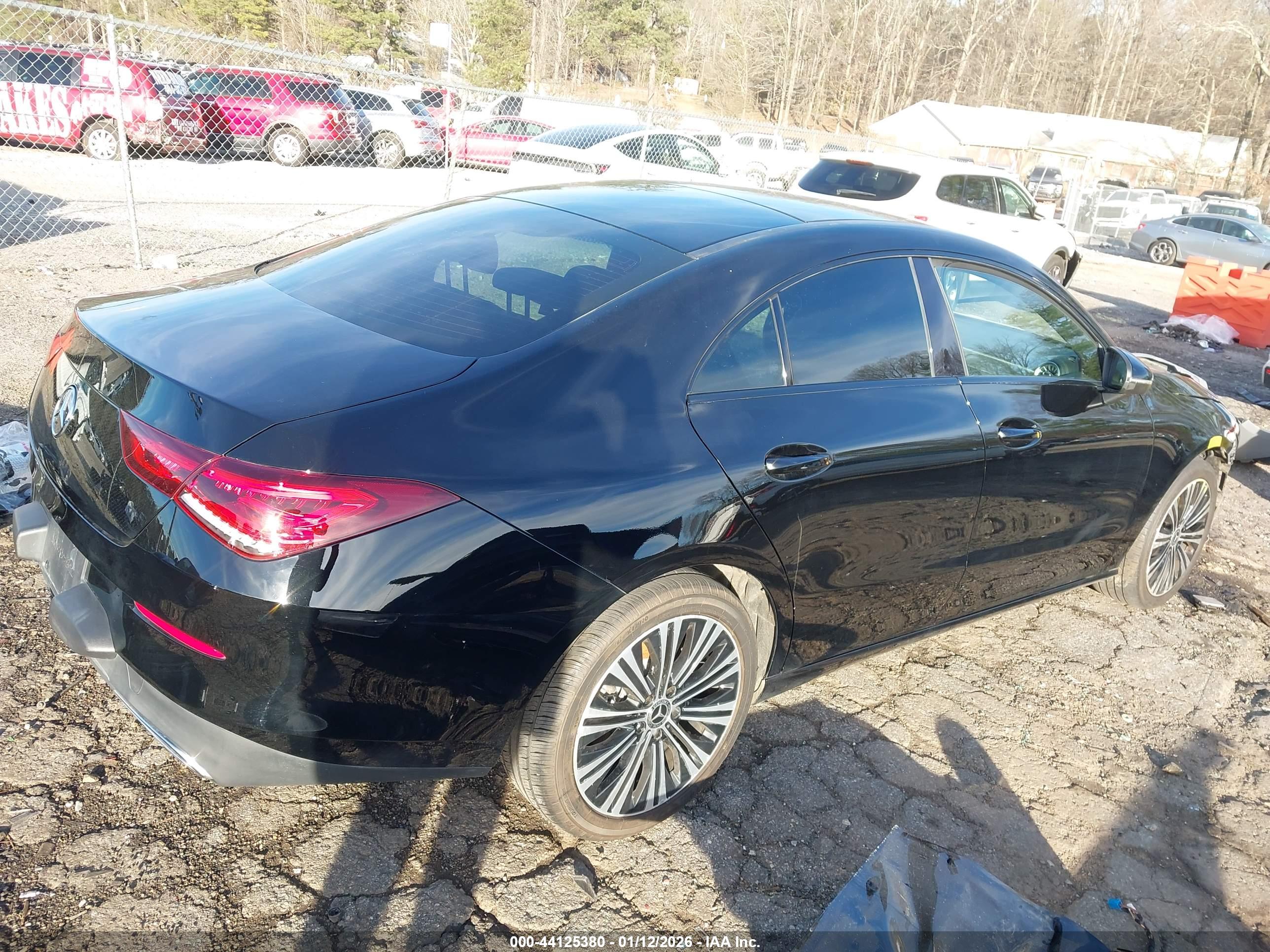 MERCEDES-BENZ CLA image 4