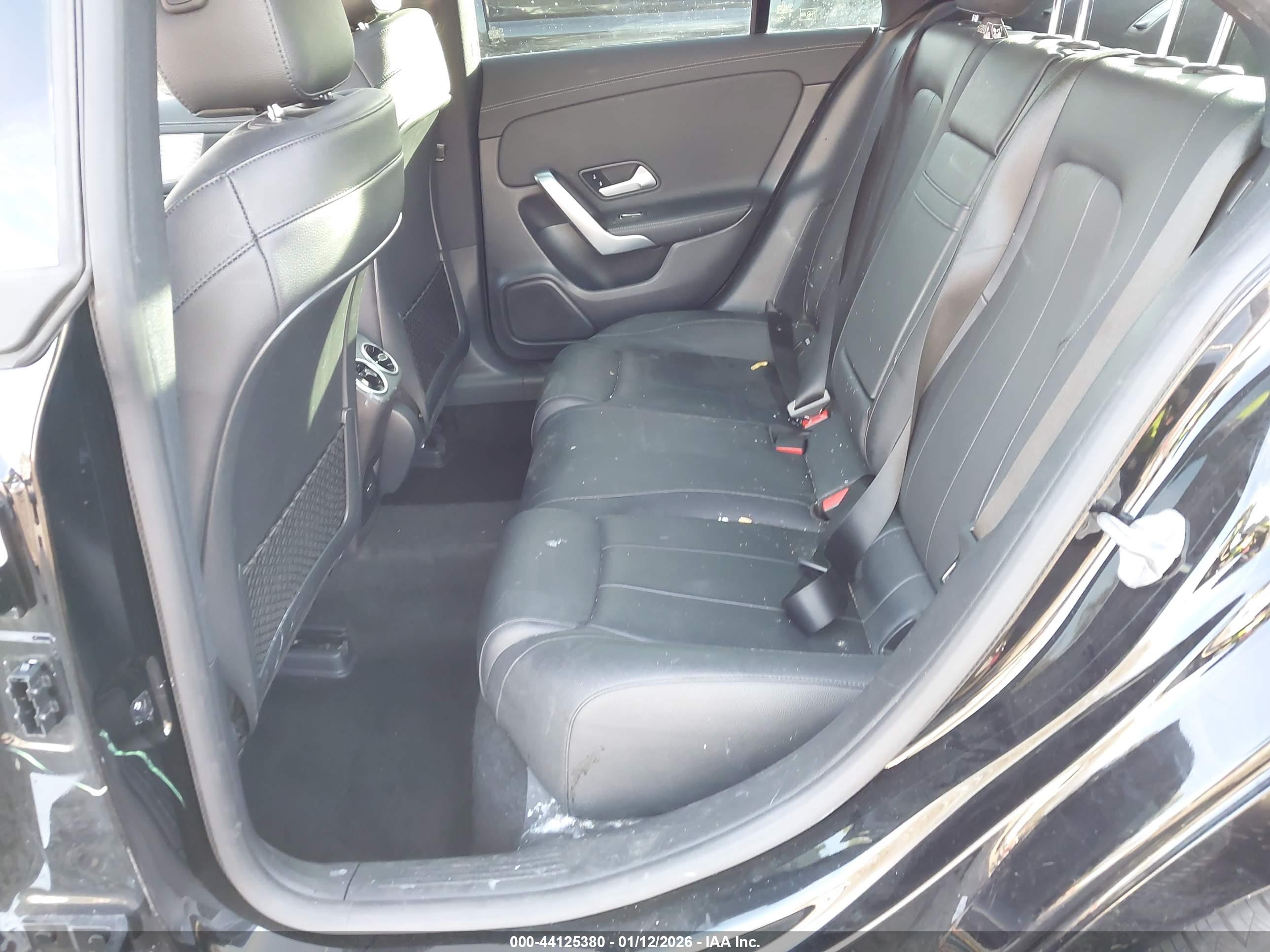 MERCEDES-BENZ CLA image 8