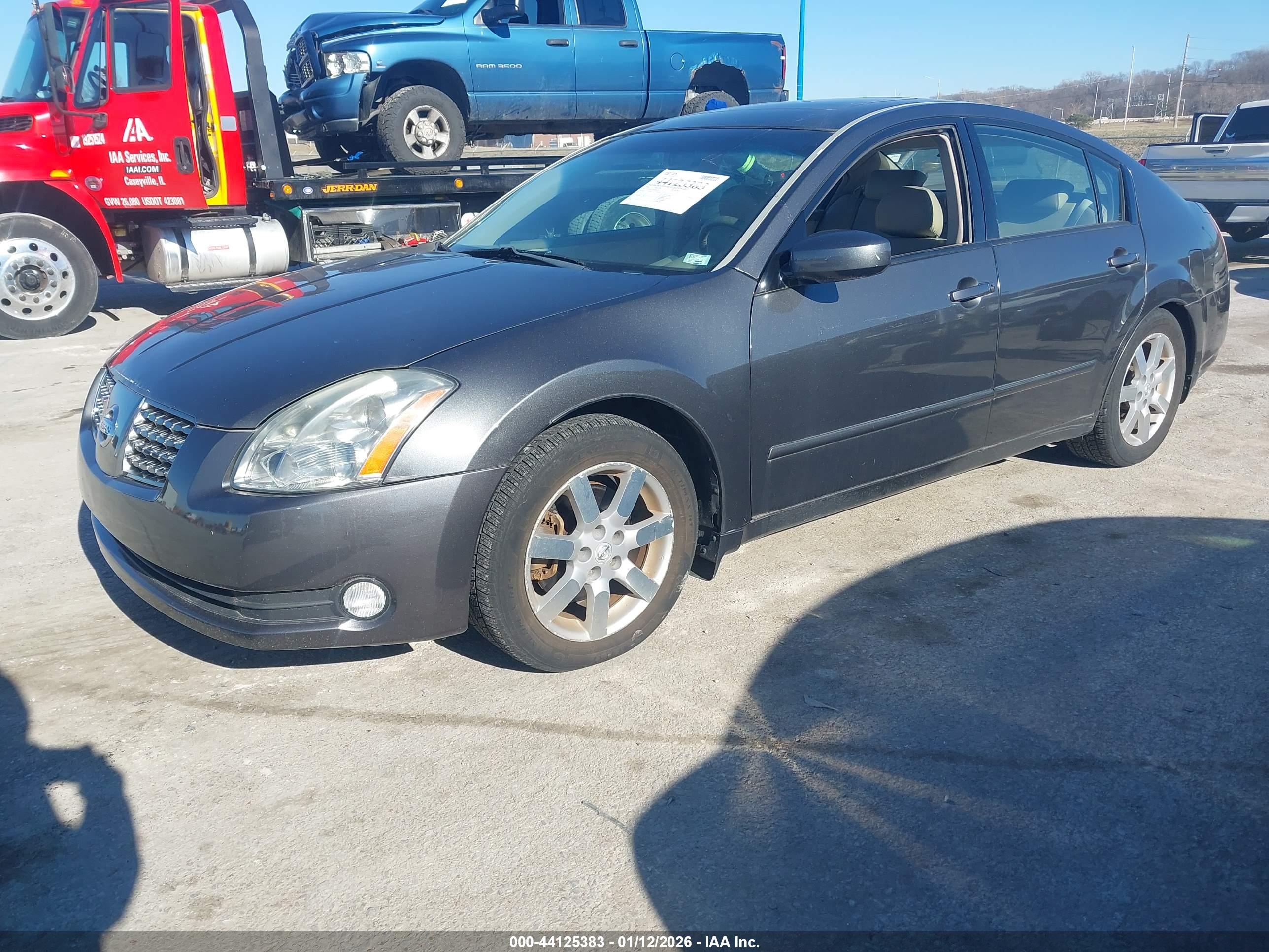 NISSAN MAXIMA image 2