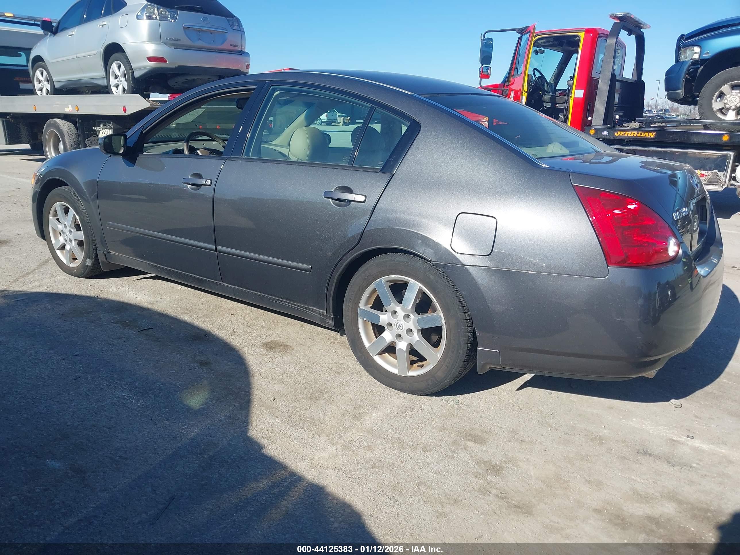NISSAN MAXIMA image 3