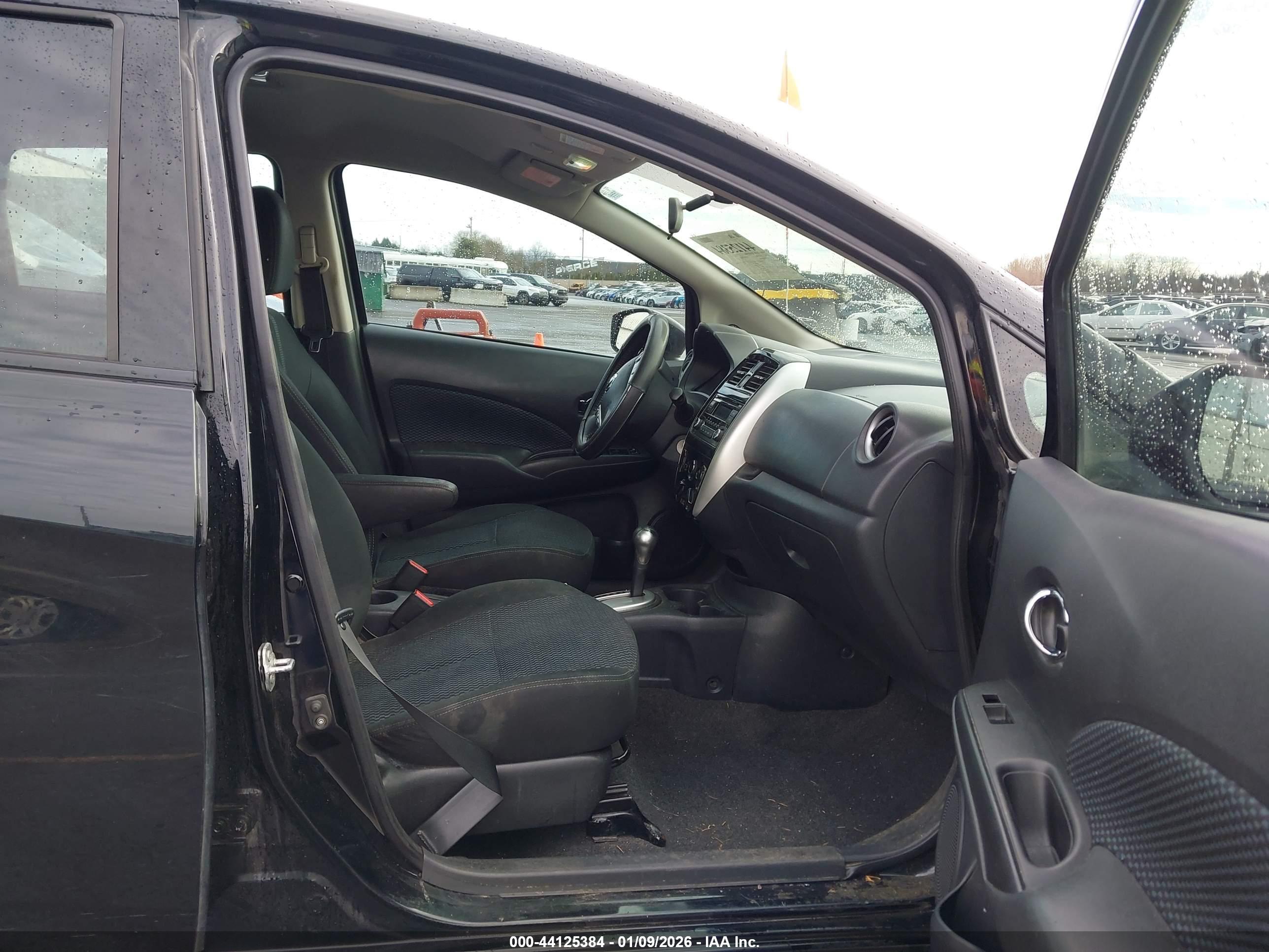 NISSAN VERSA image 5