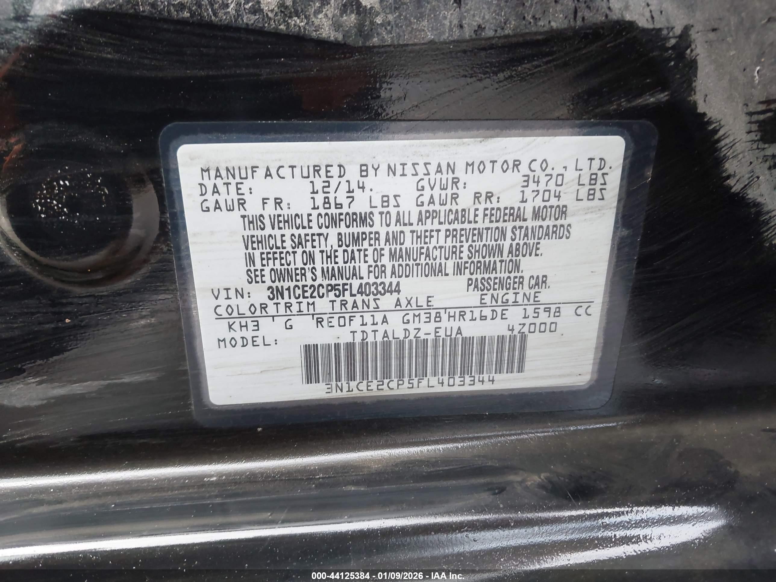 NISSAN VERSA image 9