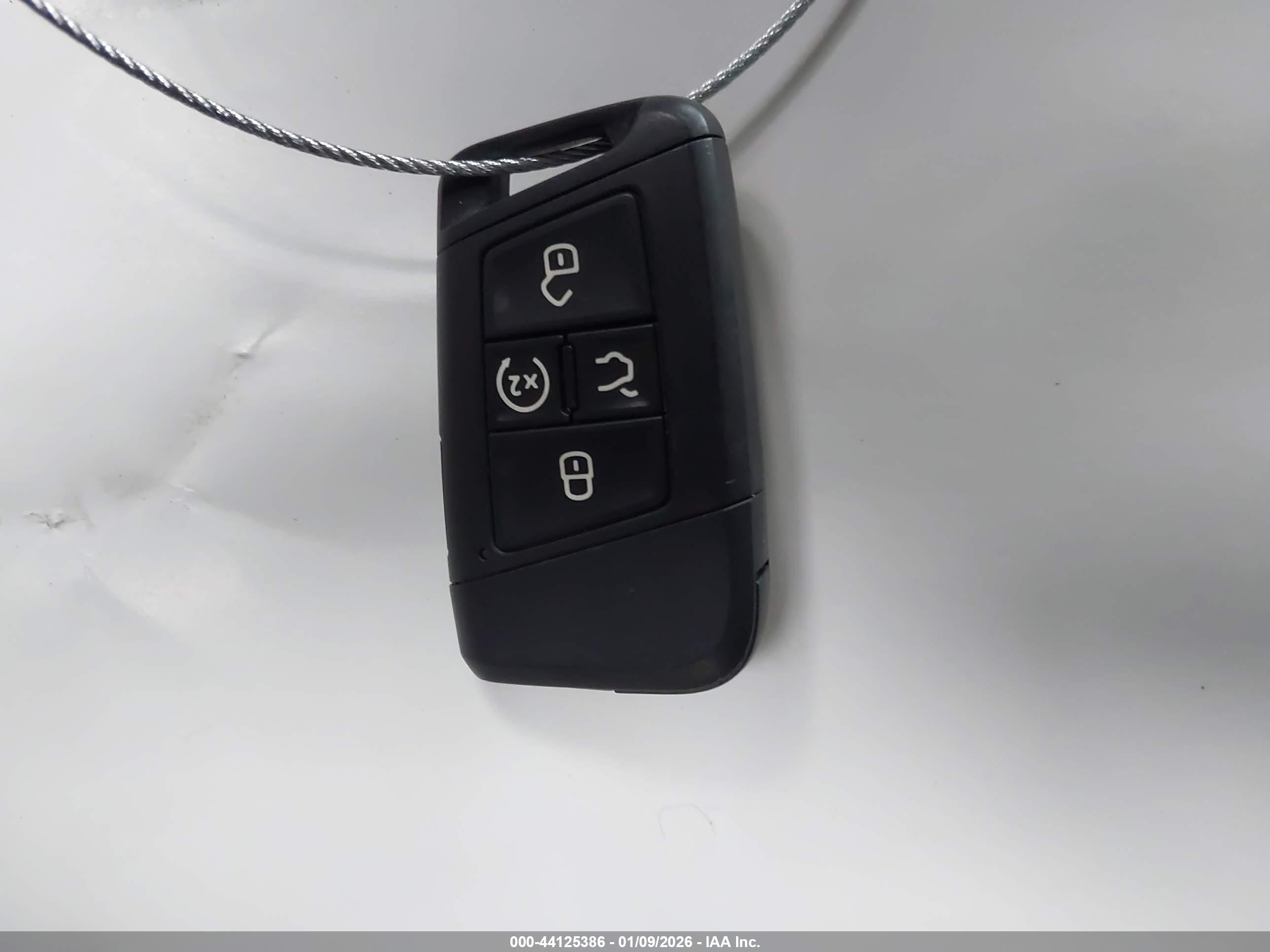 VOLKSWAGEN TIGUAN image 11