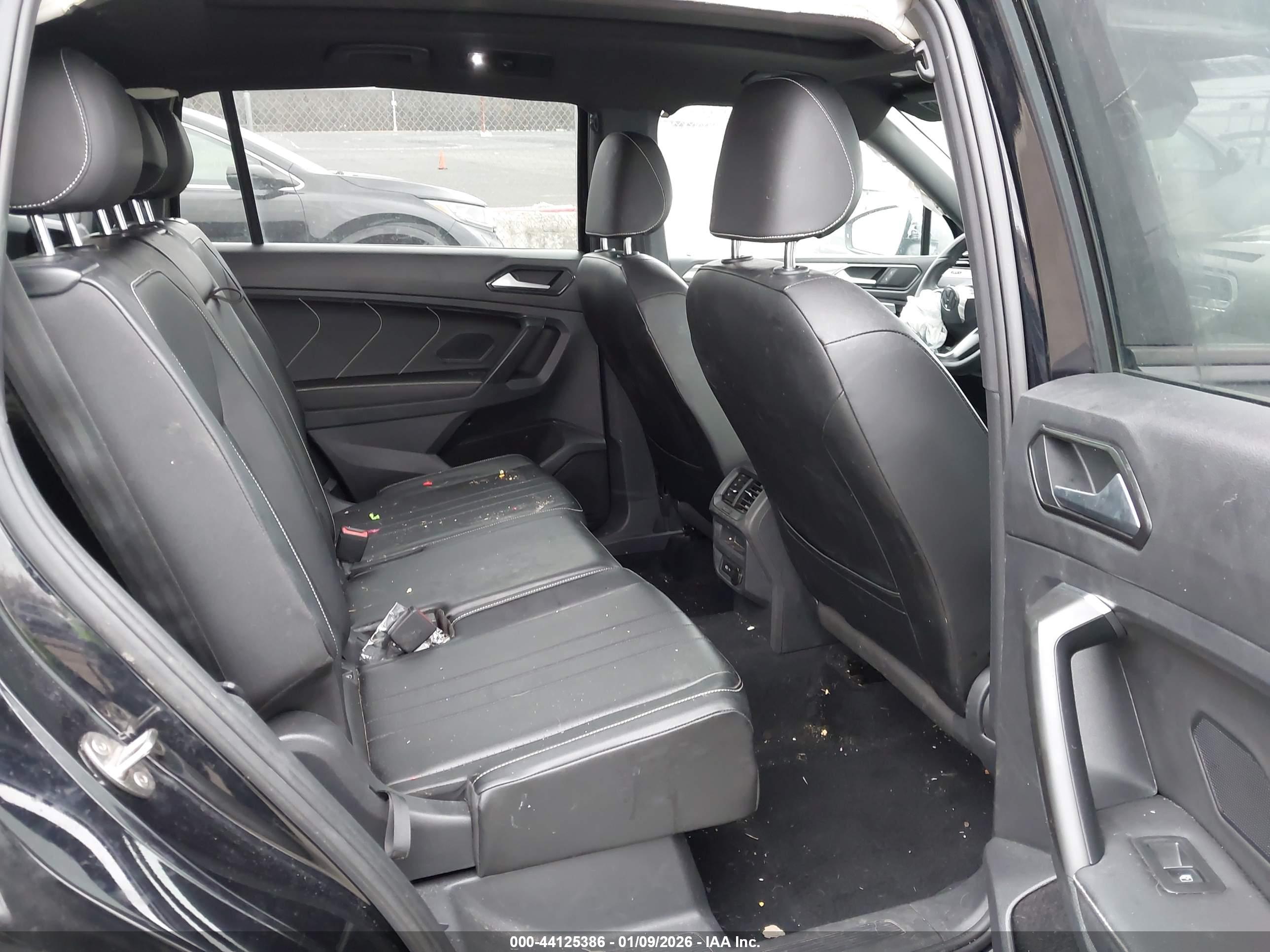 VOLKSWAGEN TIGUAN image 8