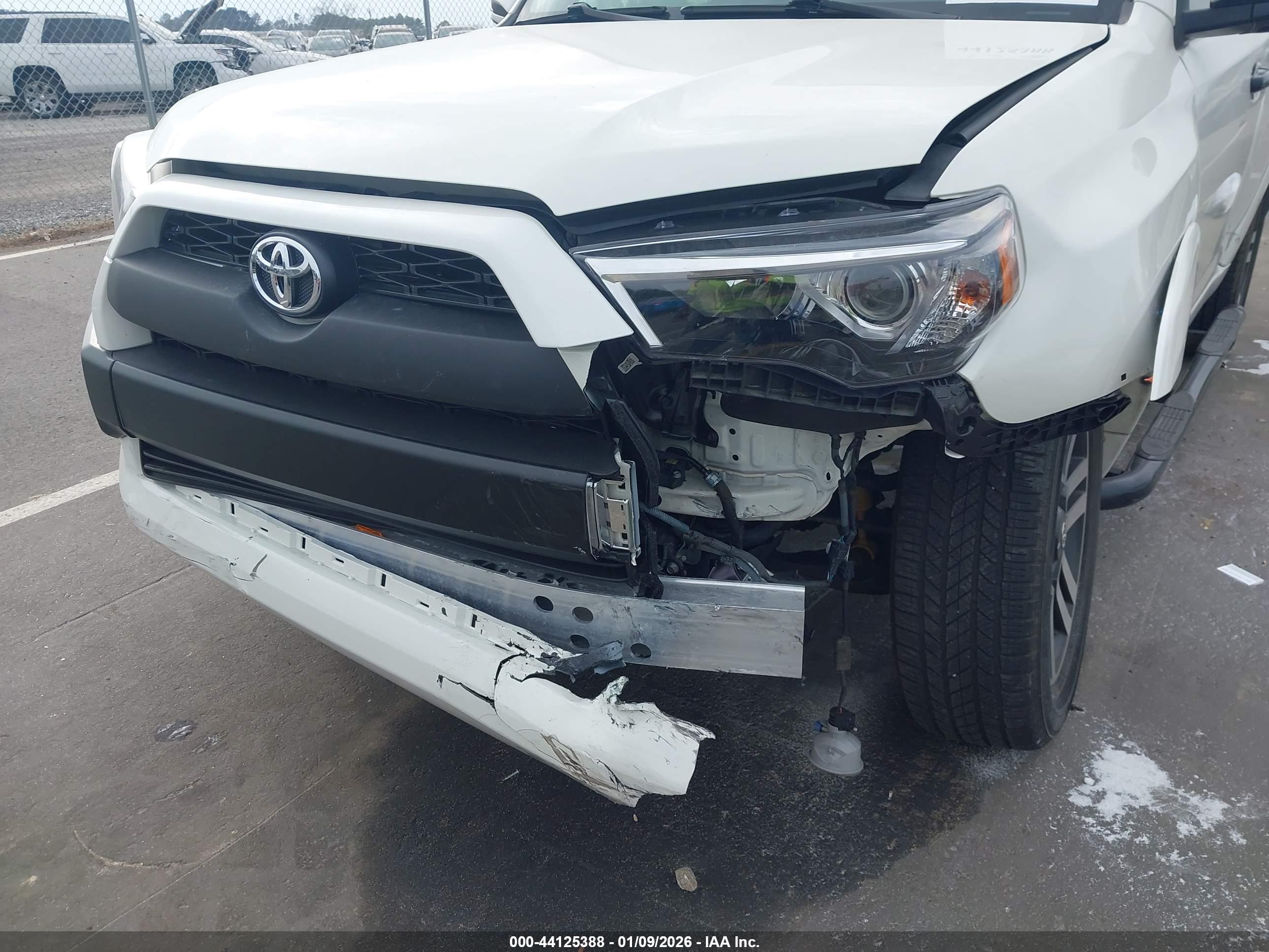 TOYOTA 4RUNNER image 6