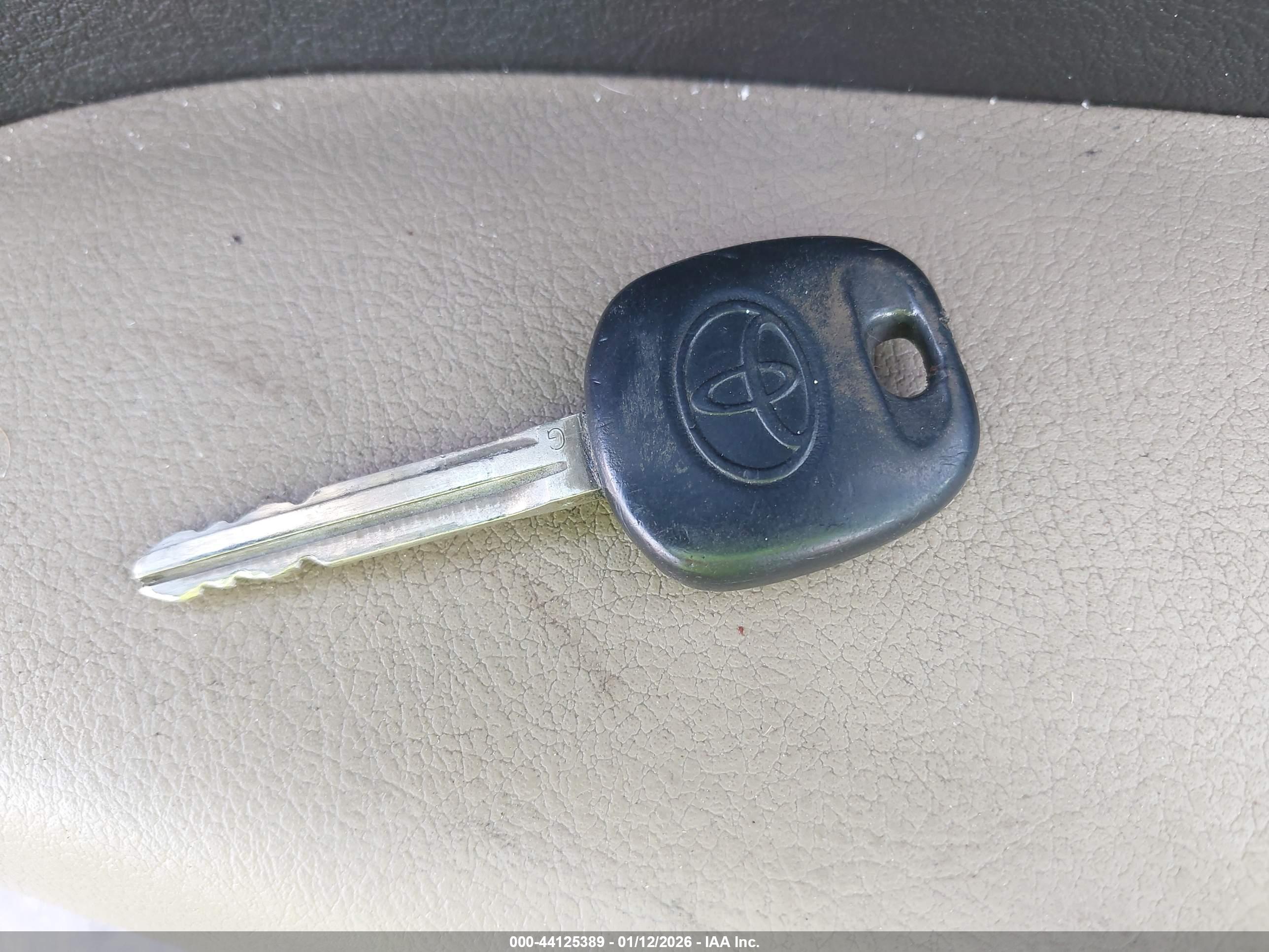TOYOTA TUNDRA image 11