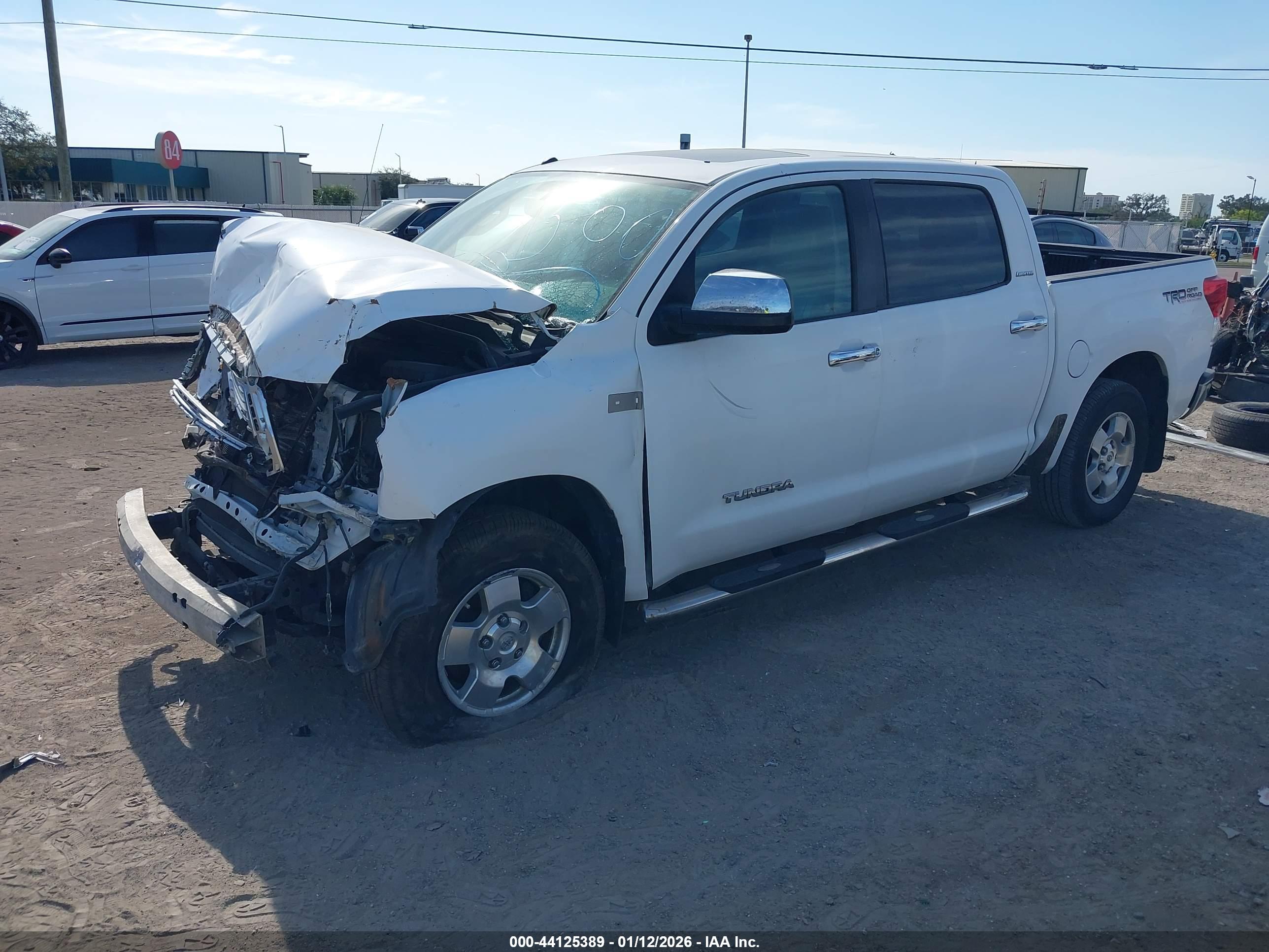 TOYOTA TUNDRA image 2