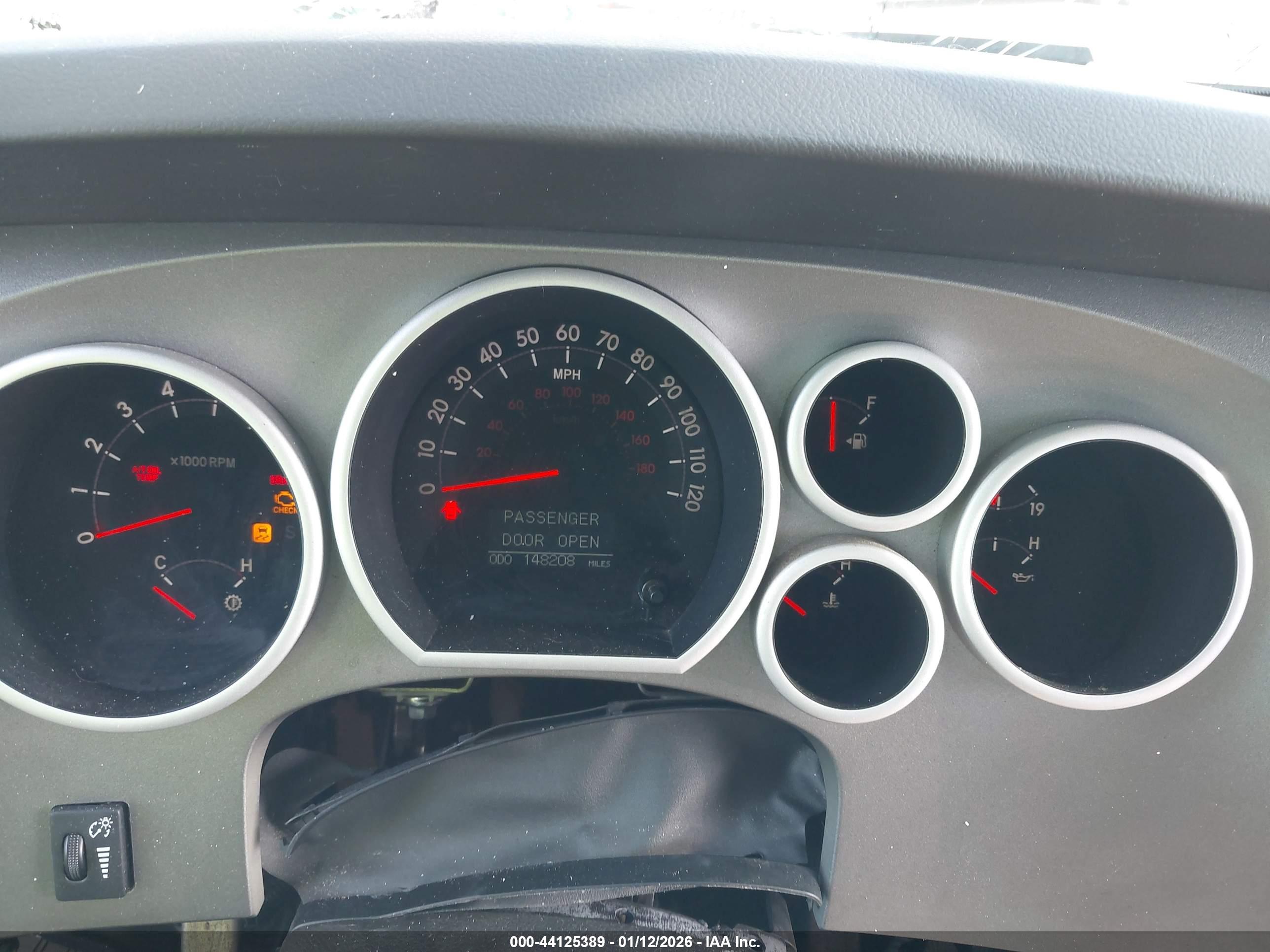 TOYOTA TUNDRA image 7