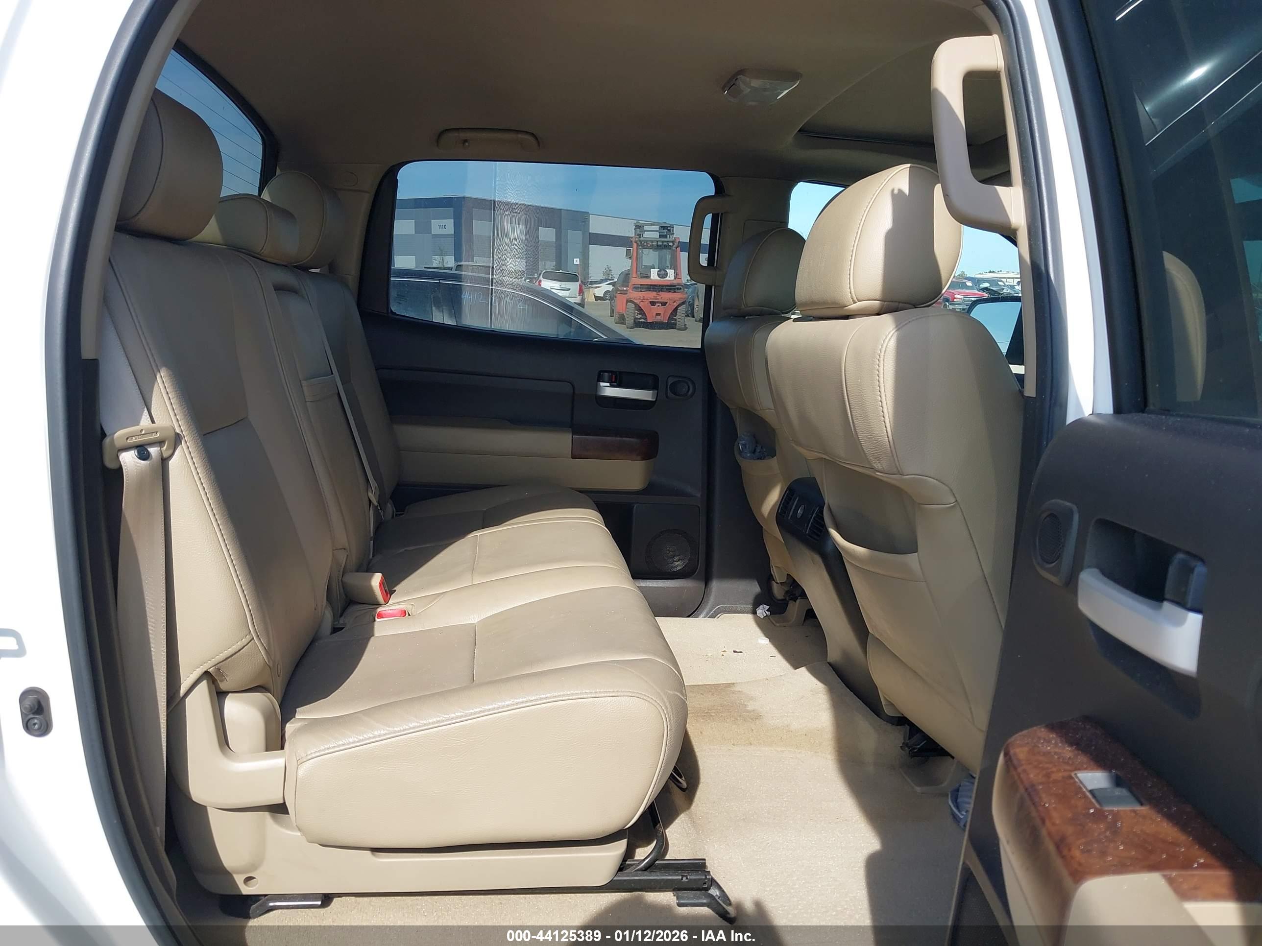 TOYOTA TUNDRA image 8
