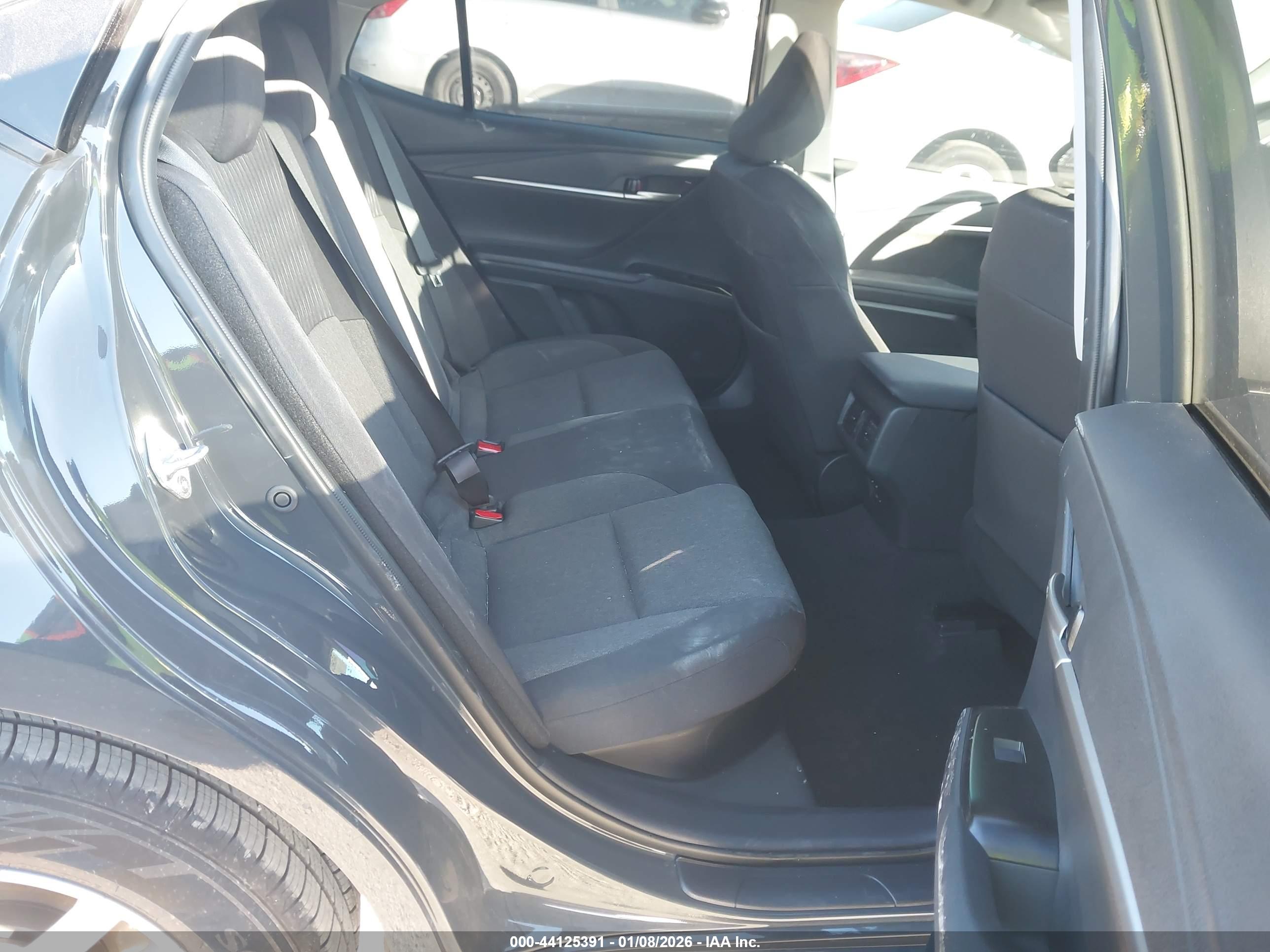 TOYOTA CAMRY image 8