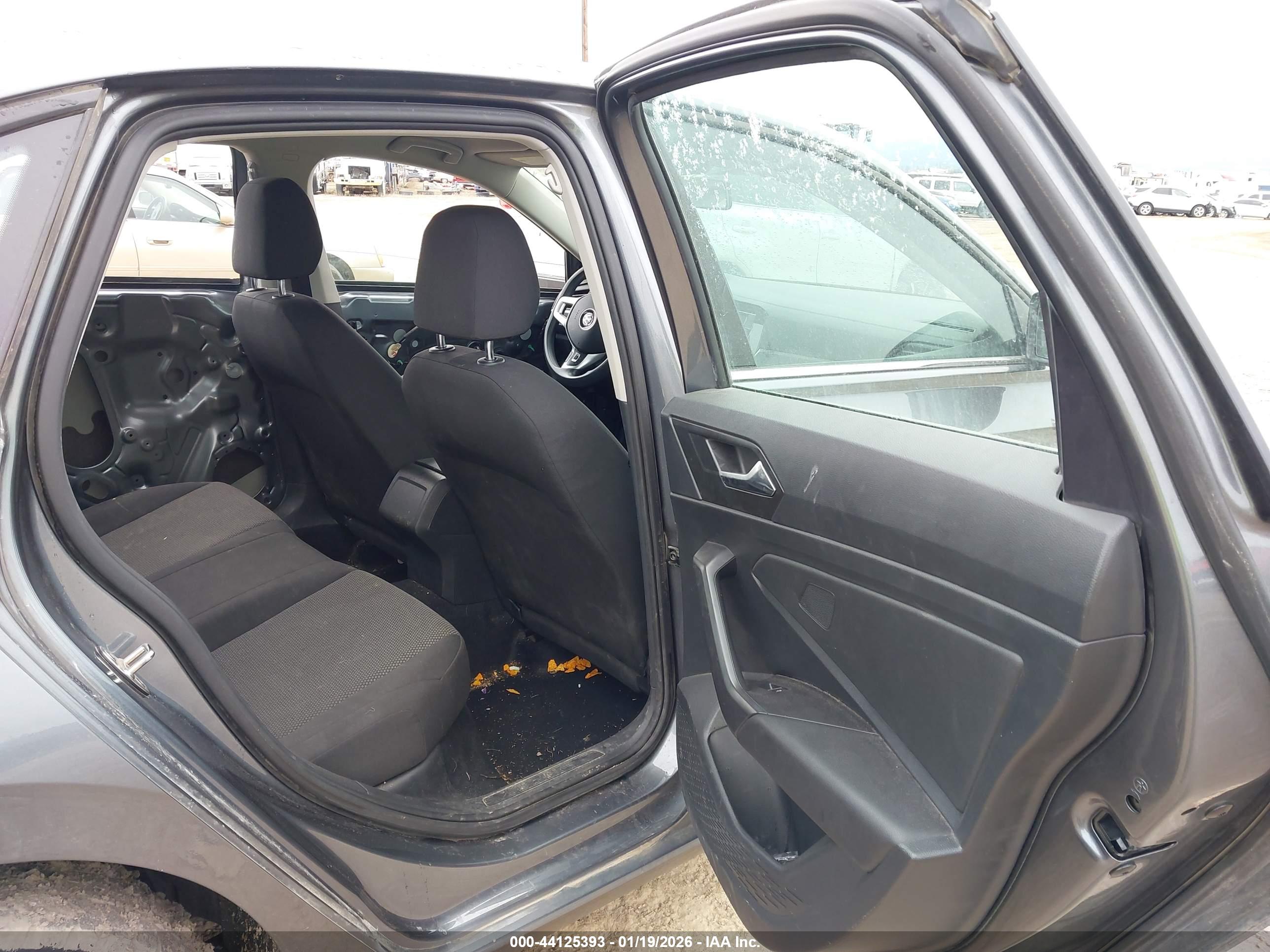 VOLKSWAGEN JETTA image 8