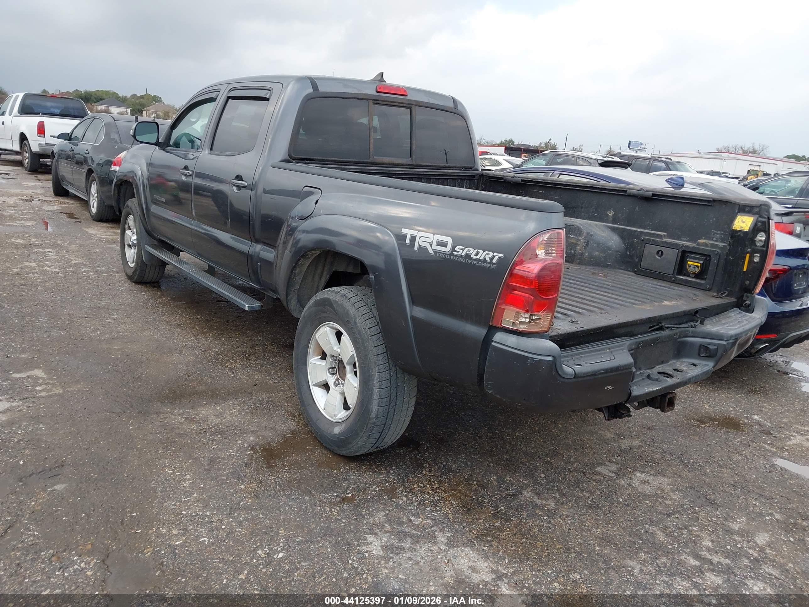TOYOTA TACOMA image 3