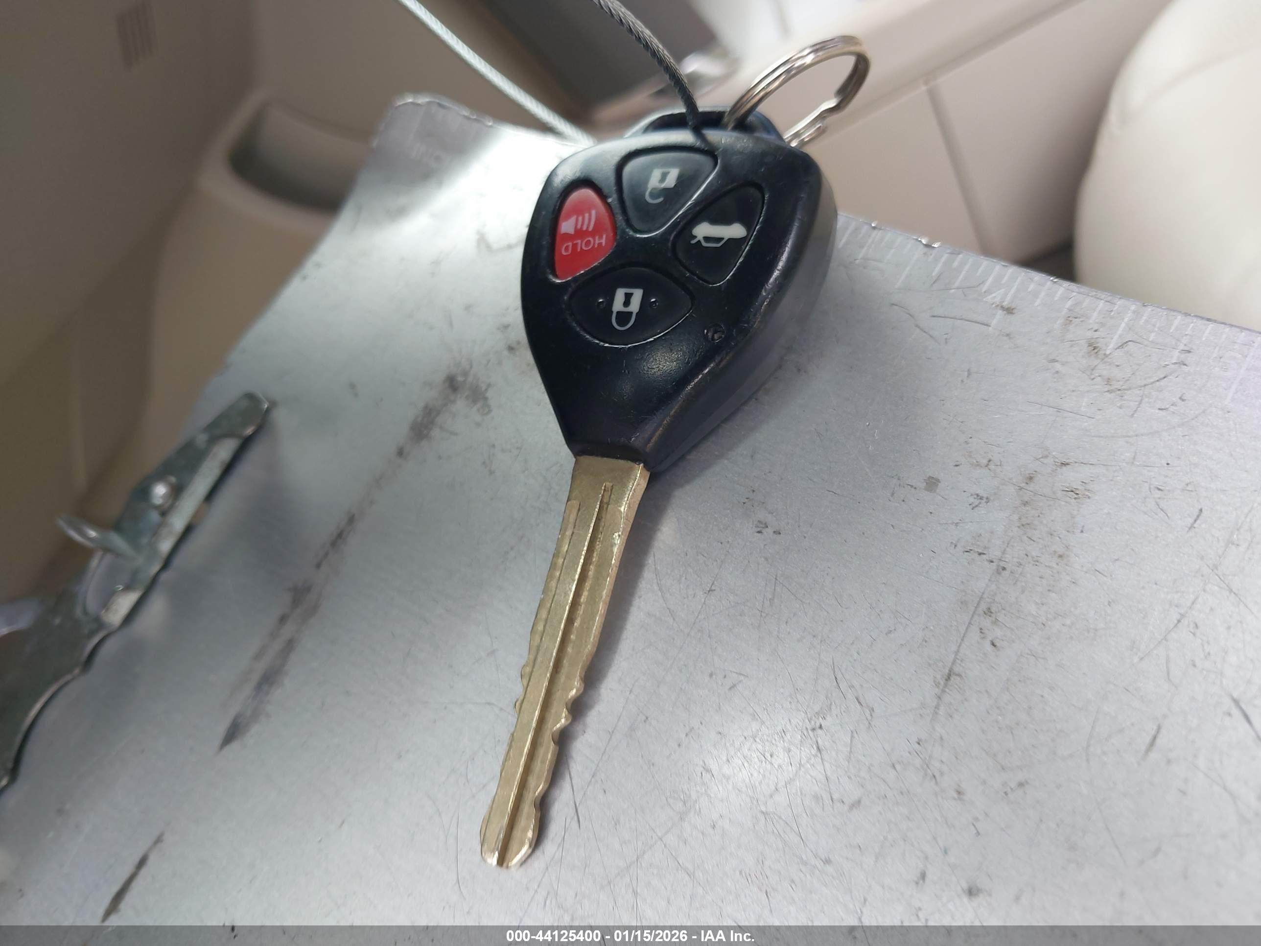 TOYOTA CAMRY image 11