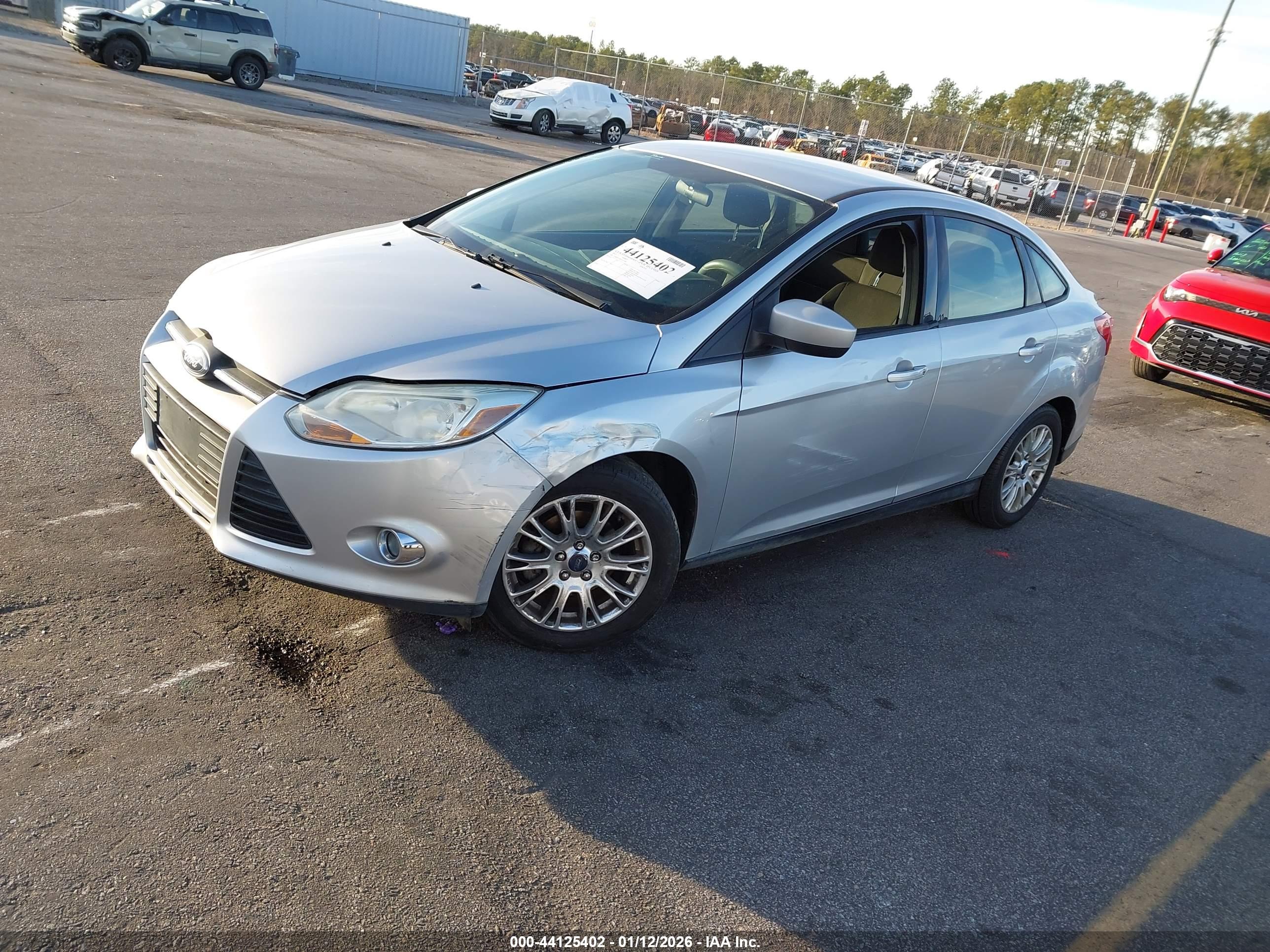 FORD FOCUS image 2