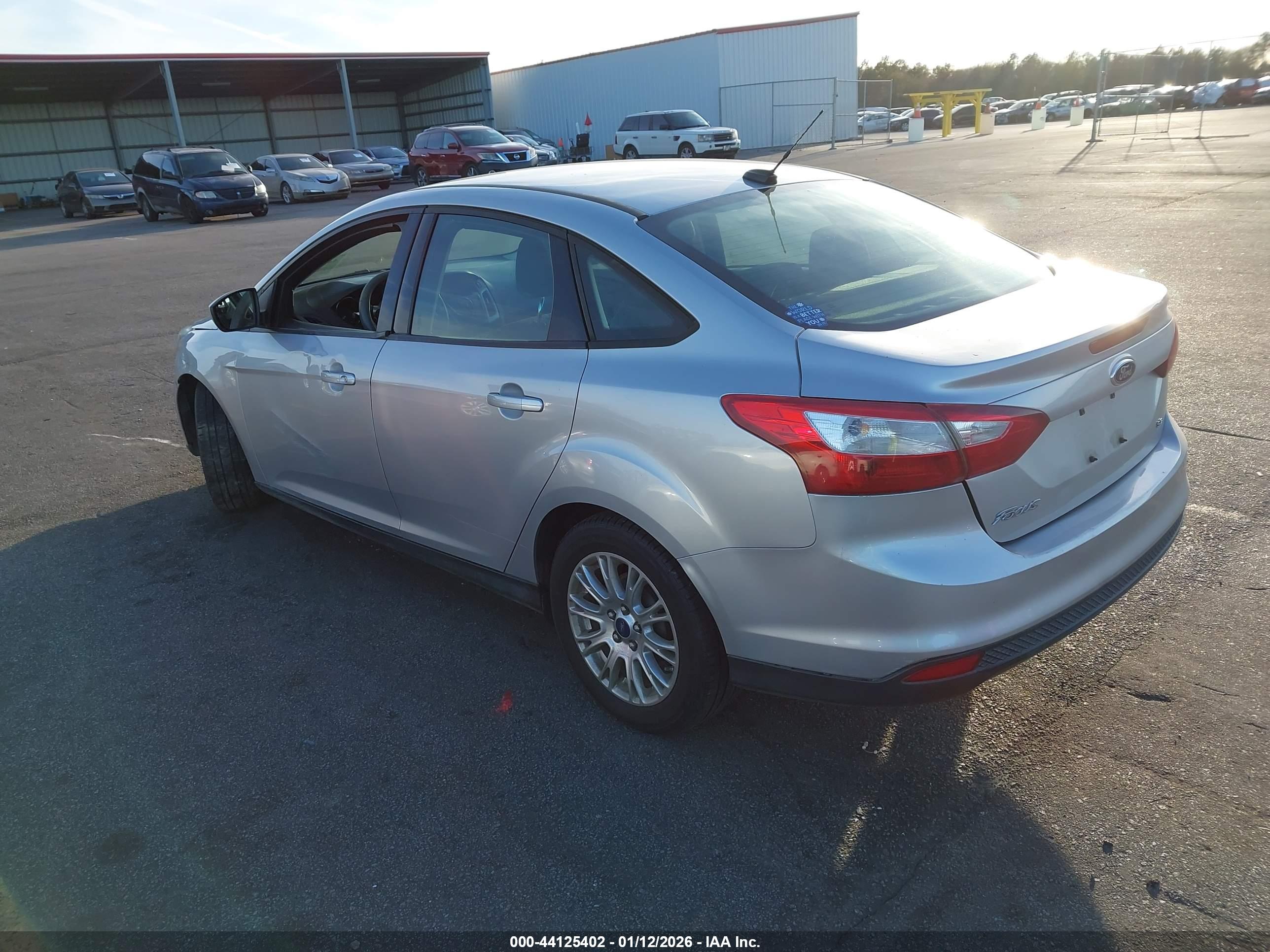 FORD FOCUS image 3