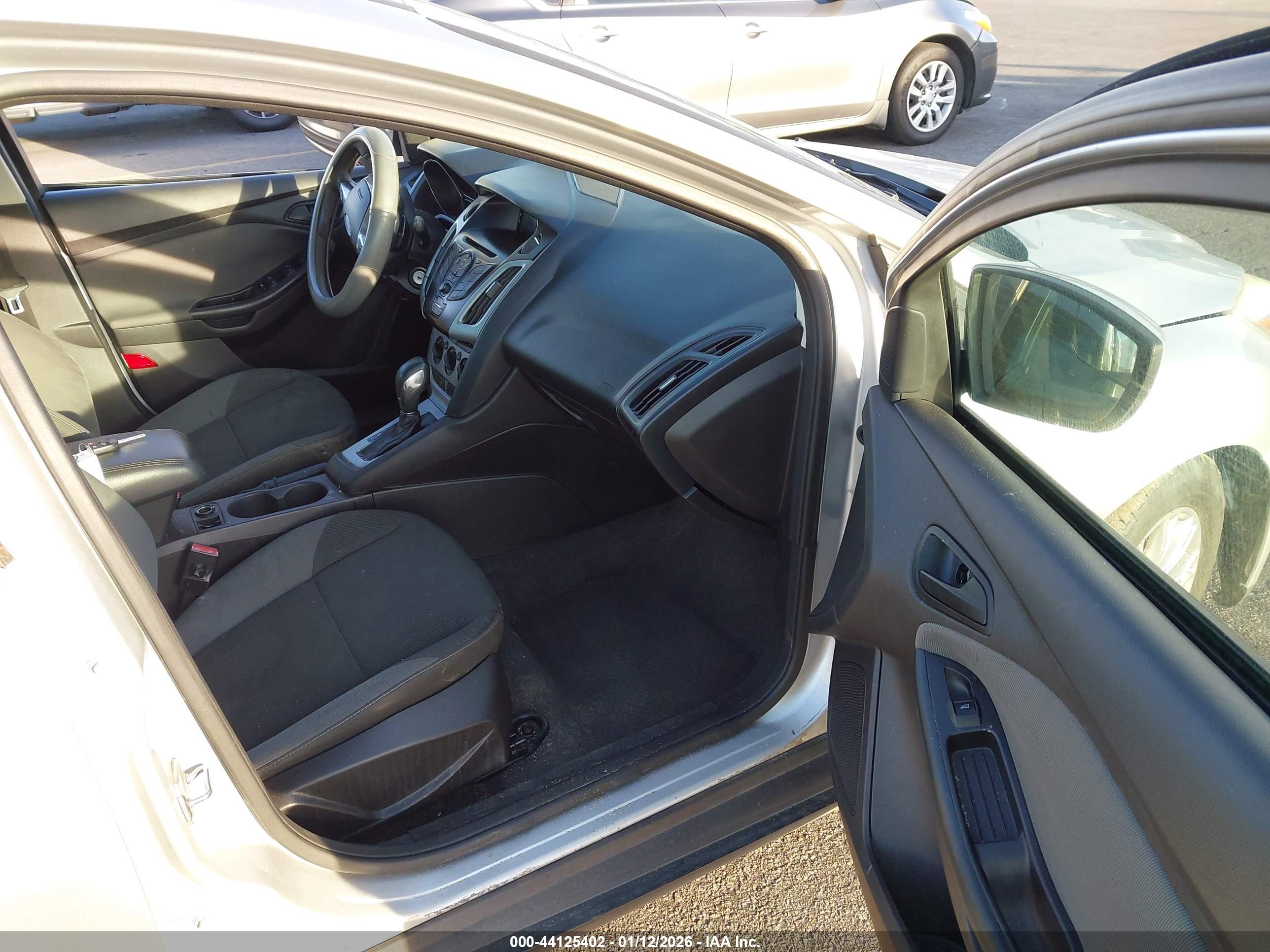 FORD FOCUS image 5