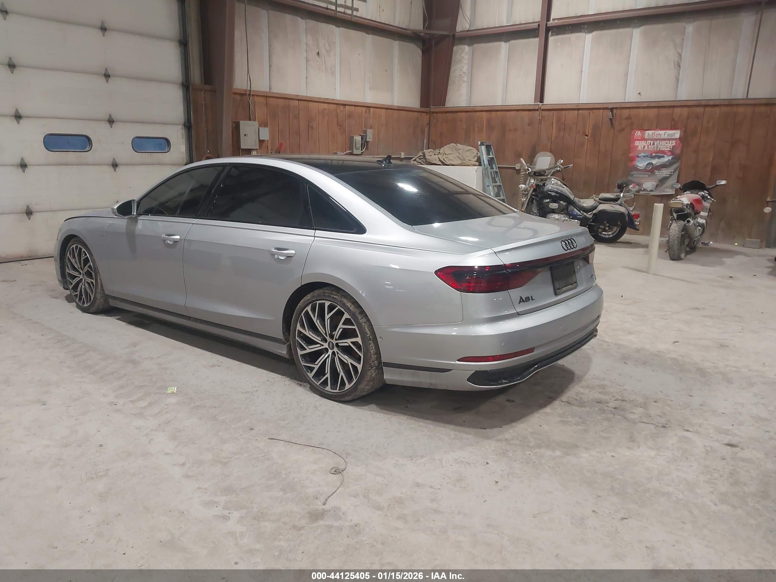 AUDI A8 image 3