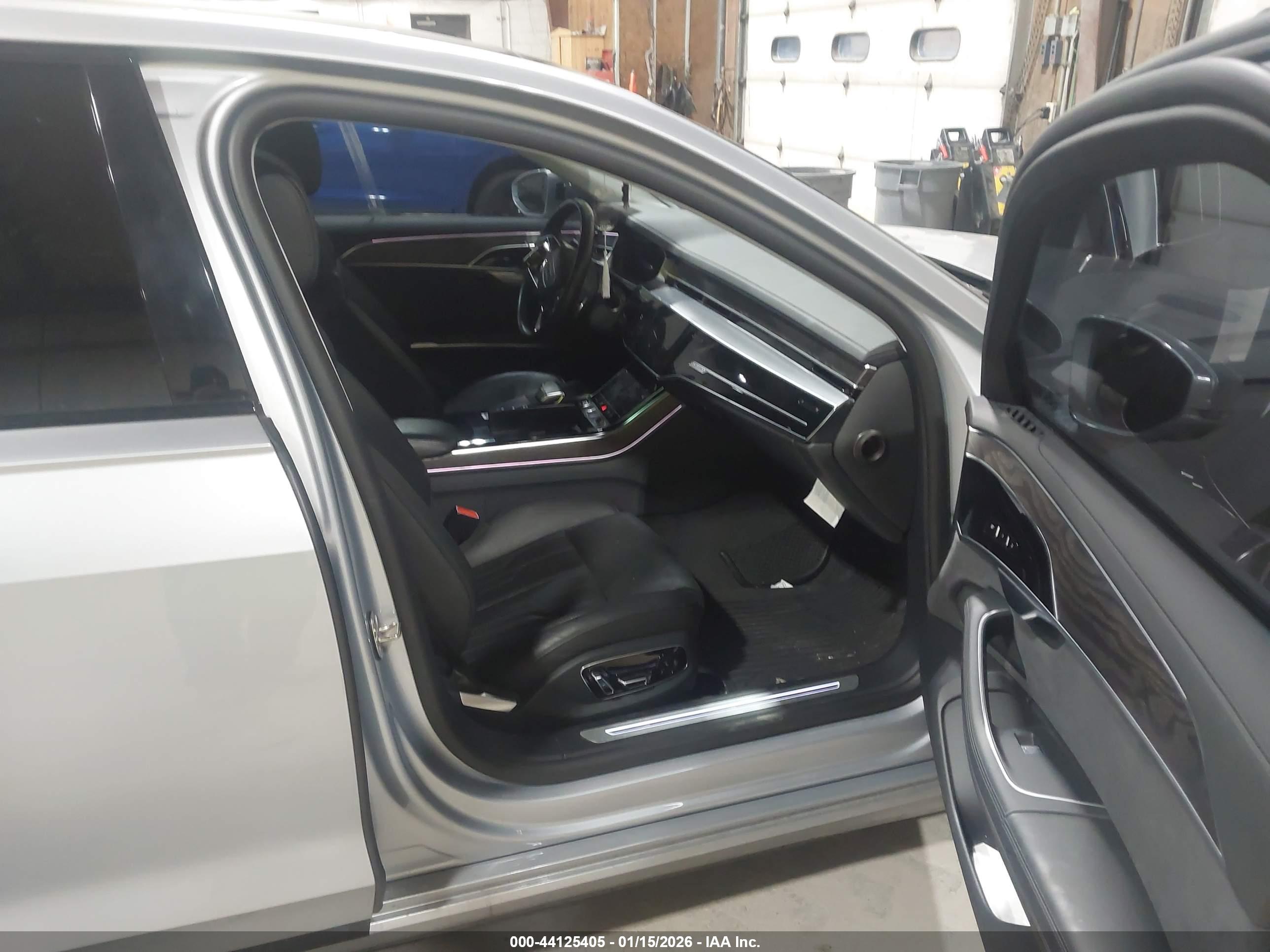 AUDI A8 image 5