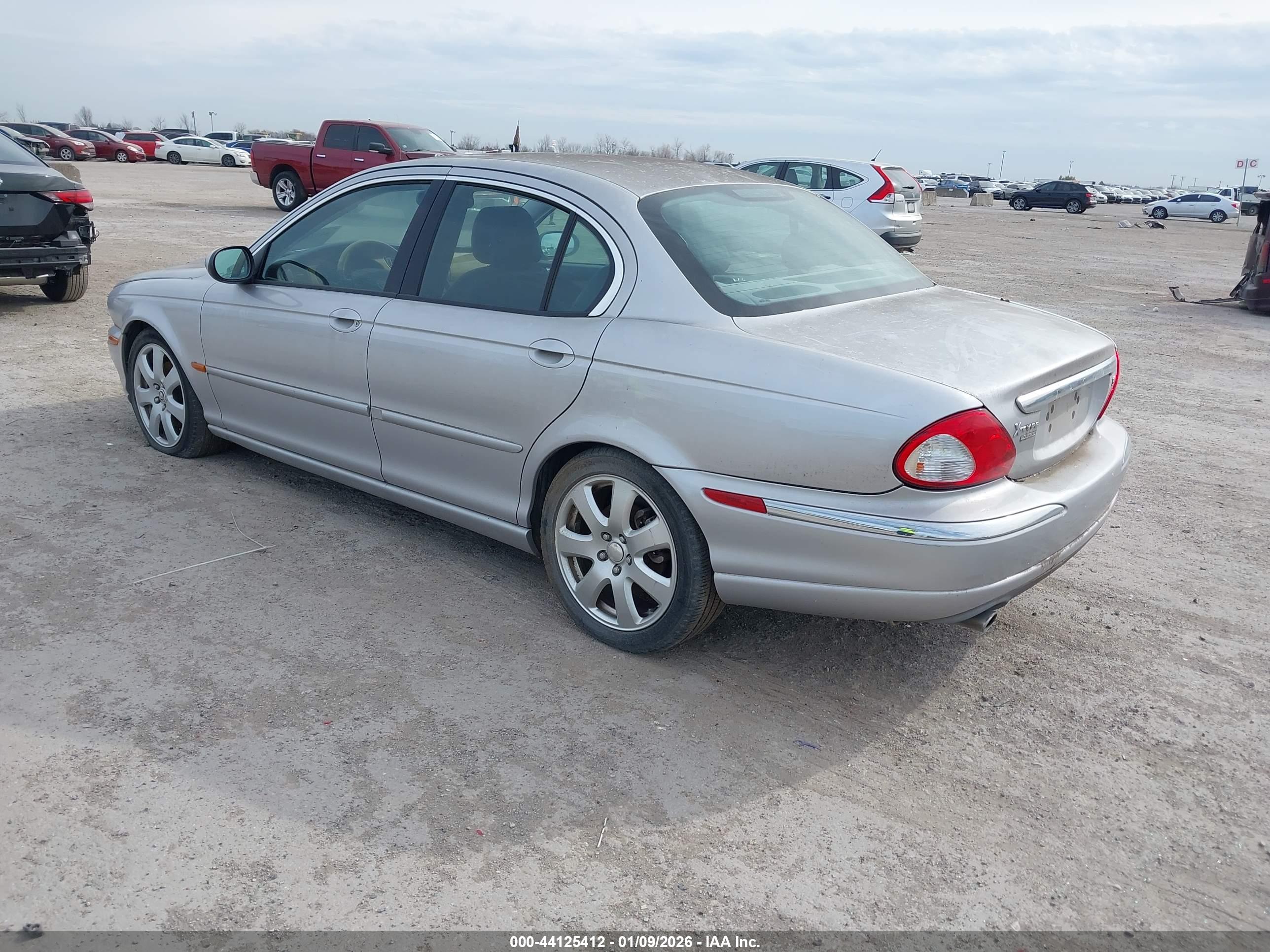JAGUAR X-TYPE image 3