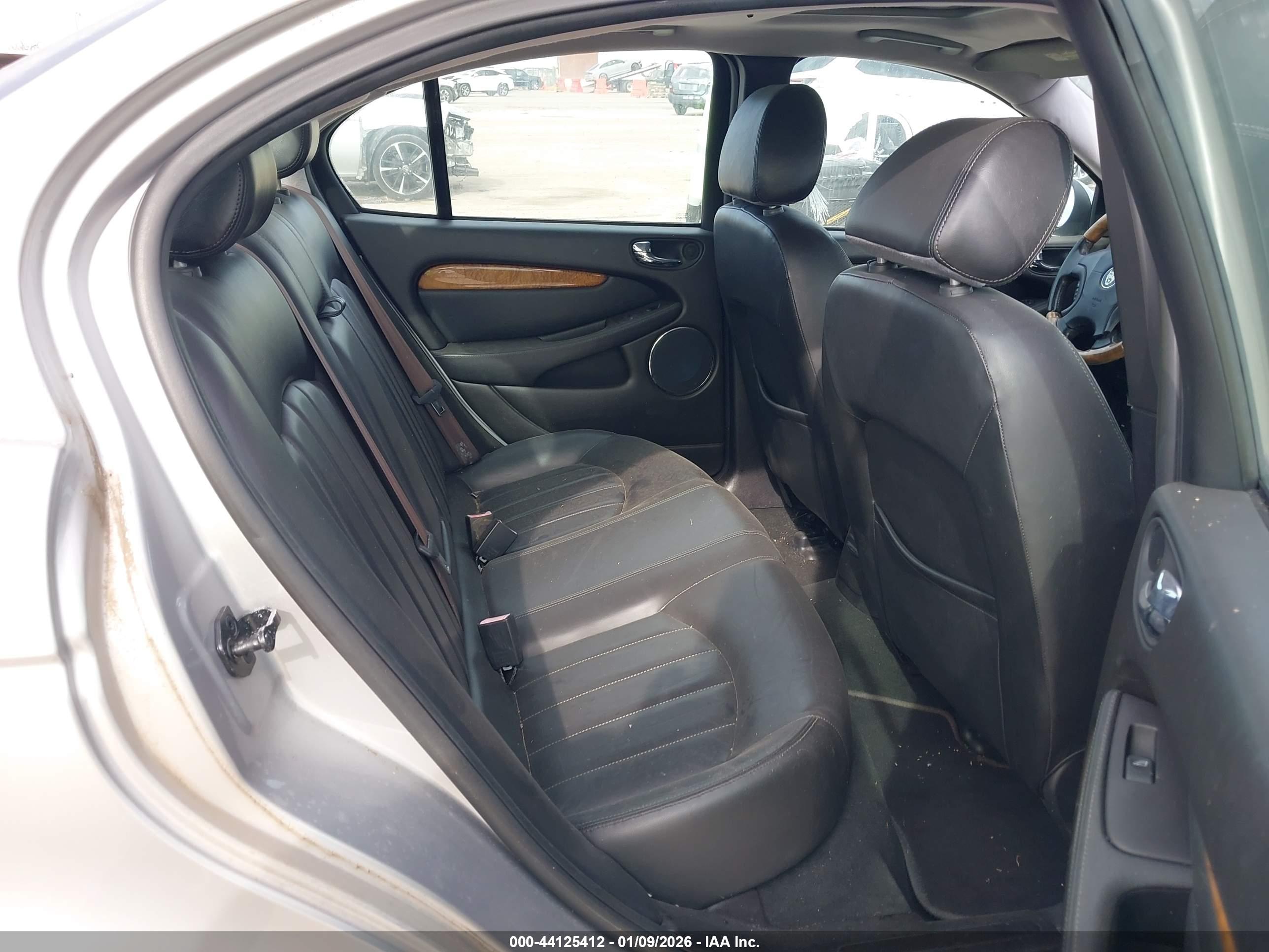 JAGUAR X-TYPE image 8