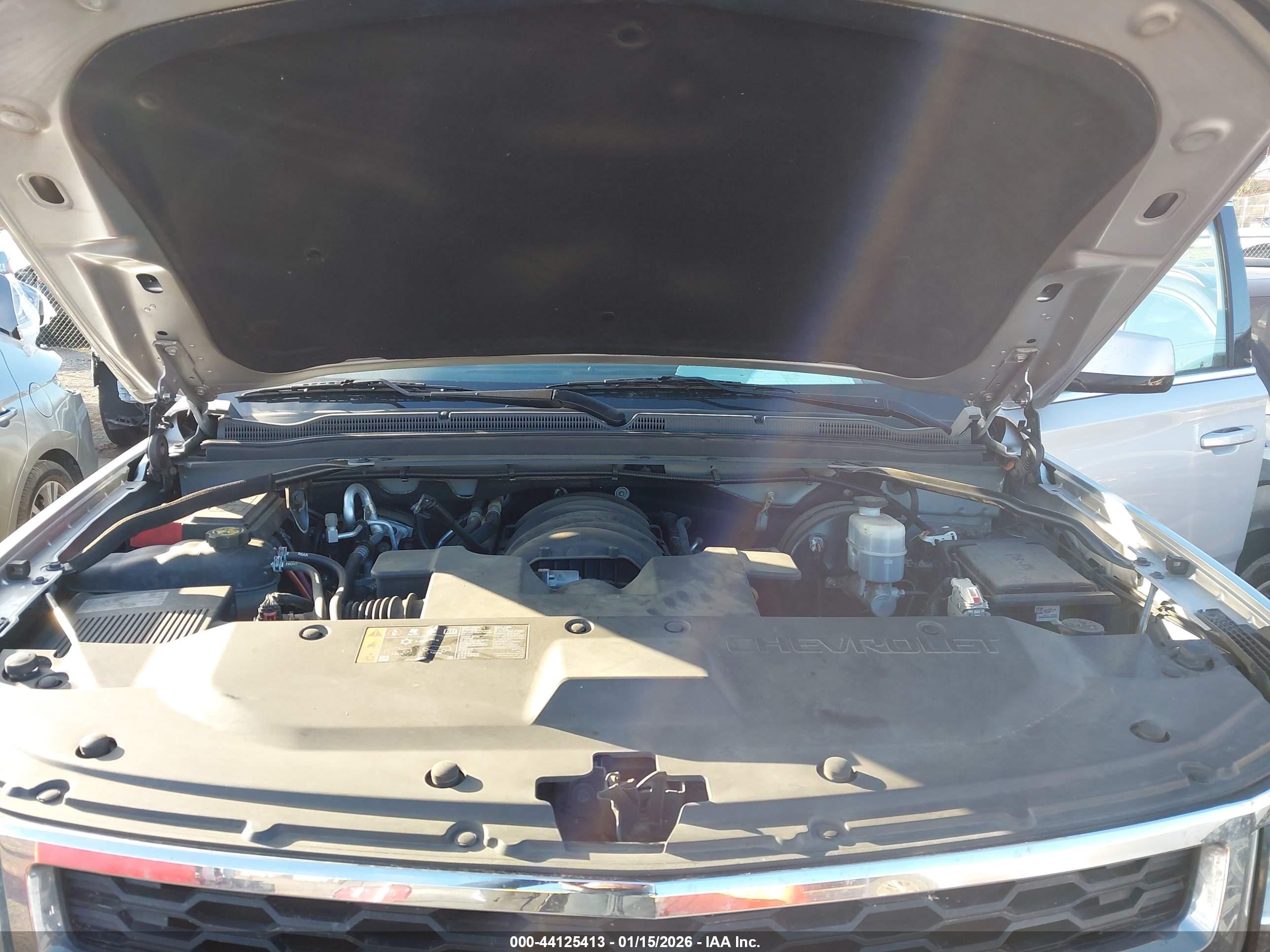 CHEVROLET SUBURBAN image 10