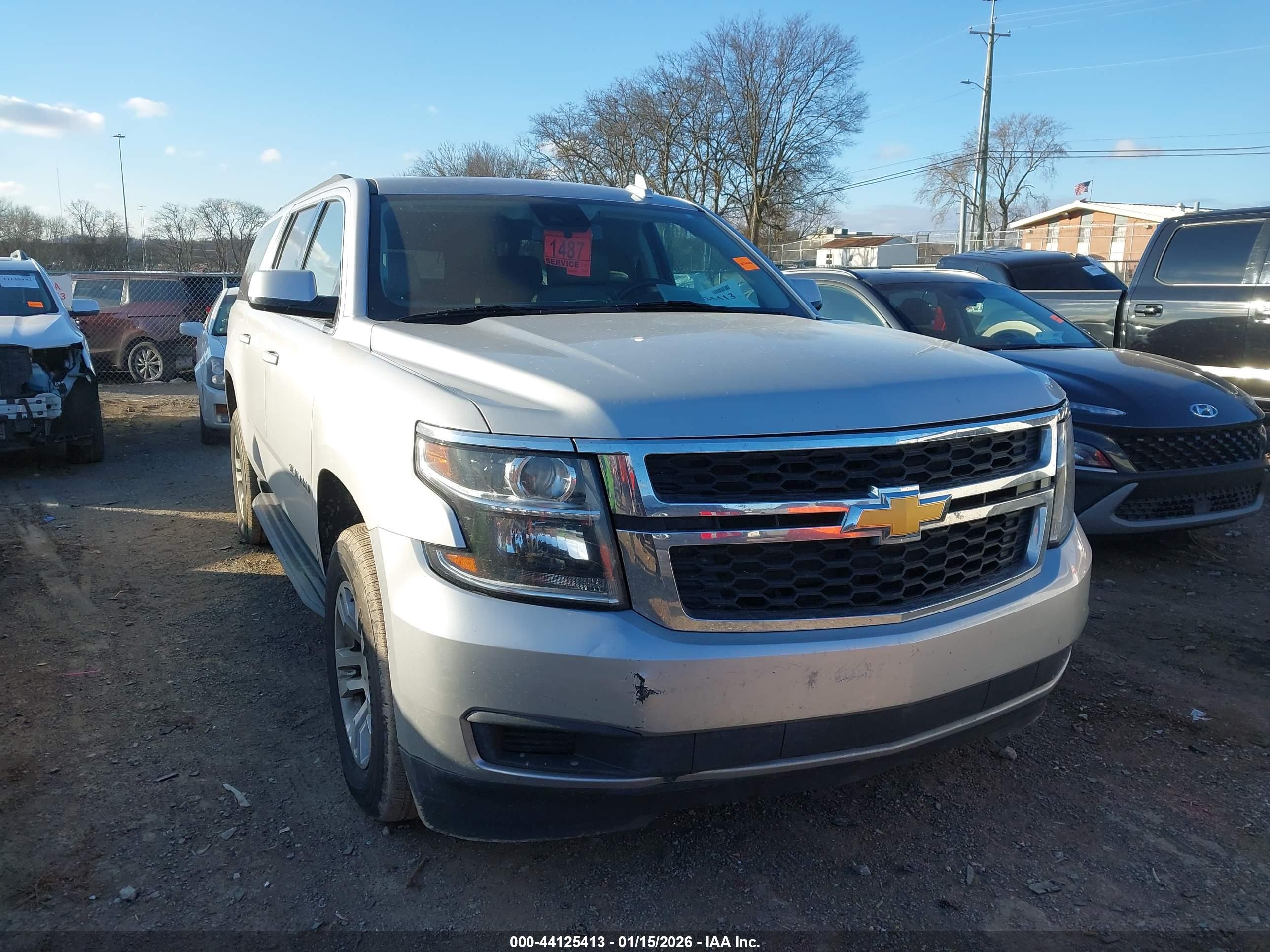 CHEVROLET SUBURBAN image 6
