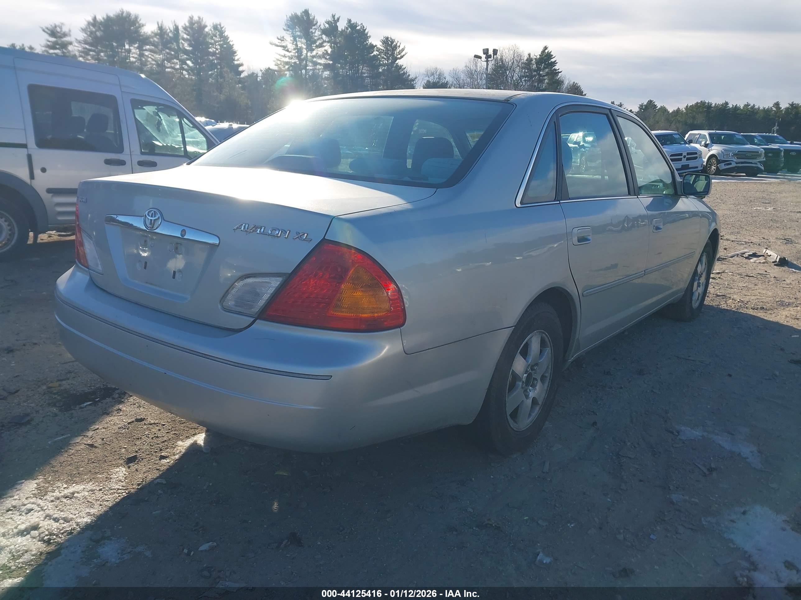 TOYOTA AVALON image 4