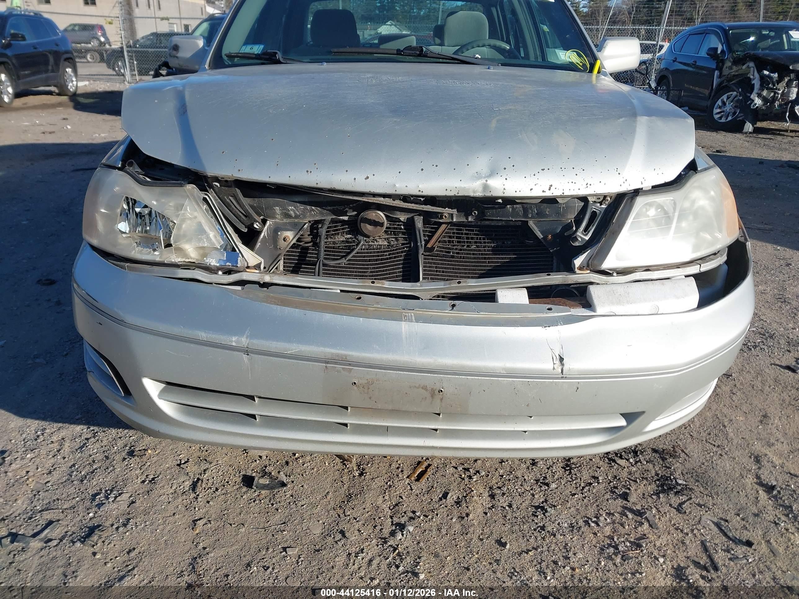 TOYOTA AVALON image 6