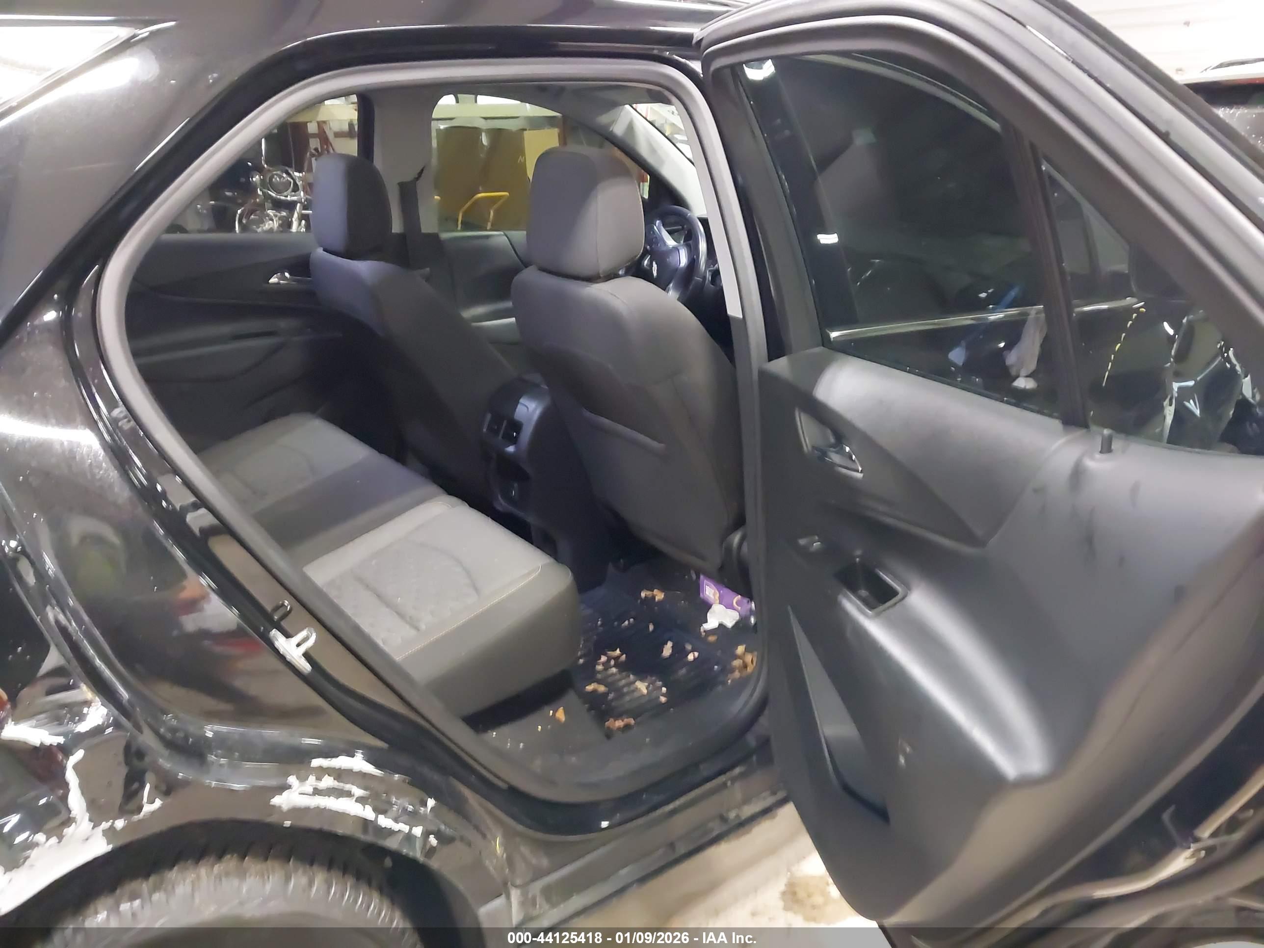 CHEVROLET EQUINOX image 8