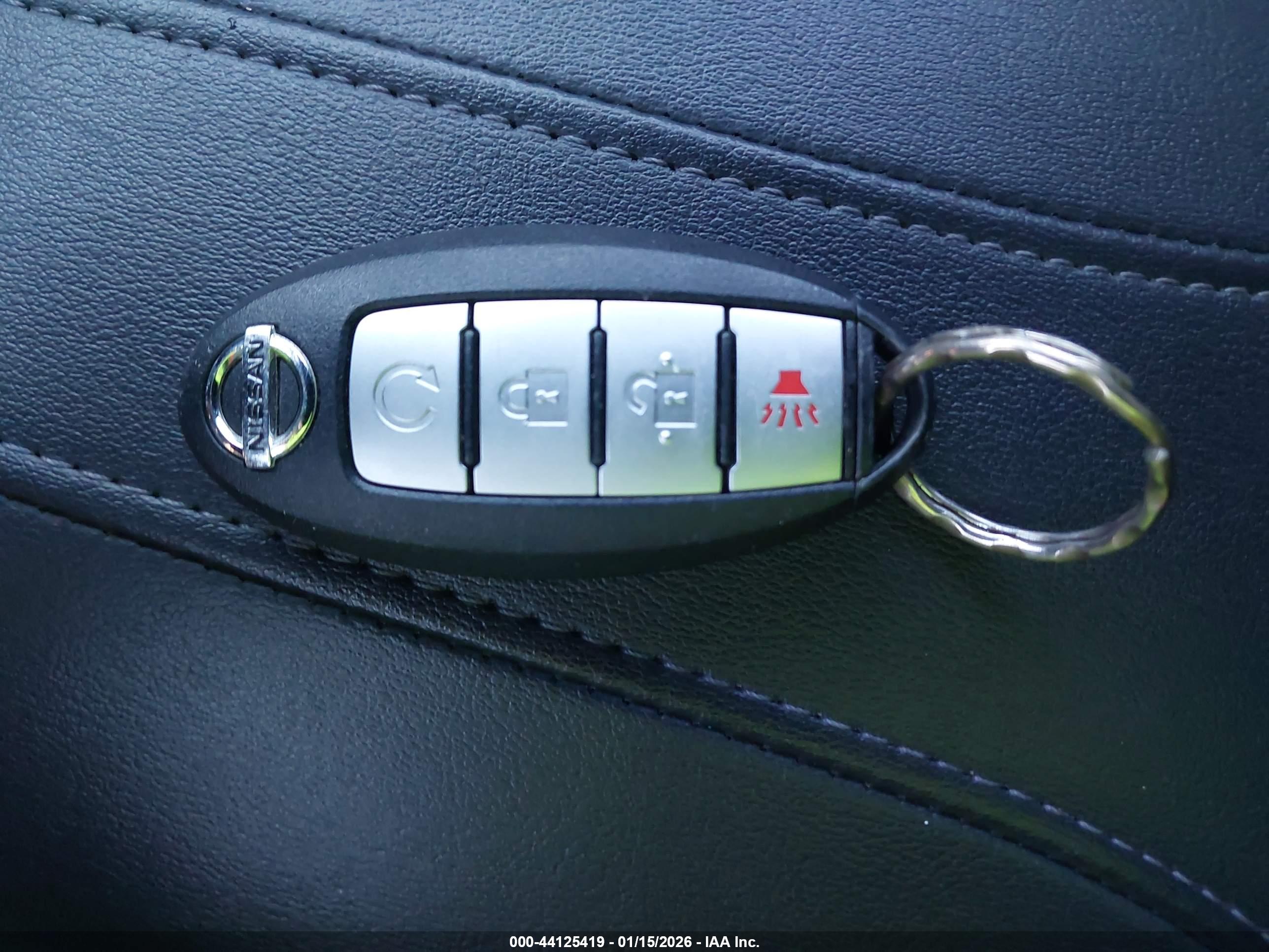 NISSAN ROGUE image 11