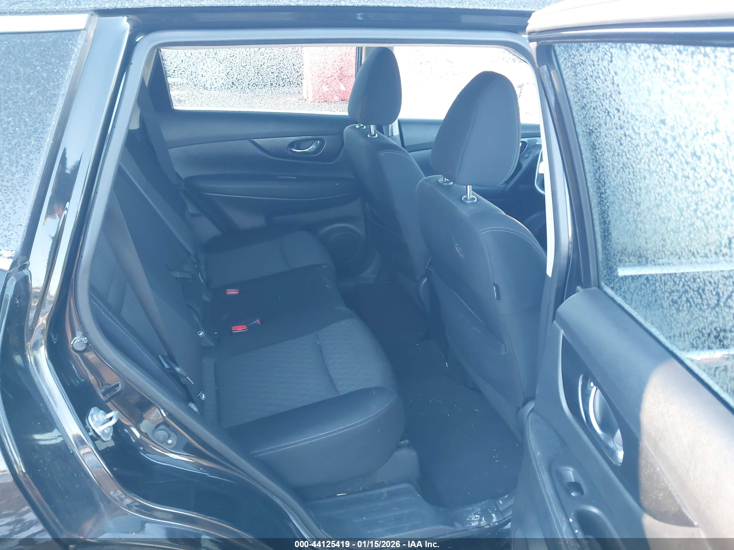 NISSAN ROGUE image 8