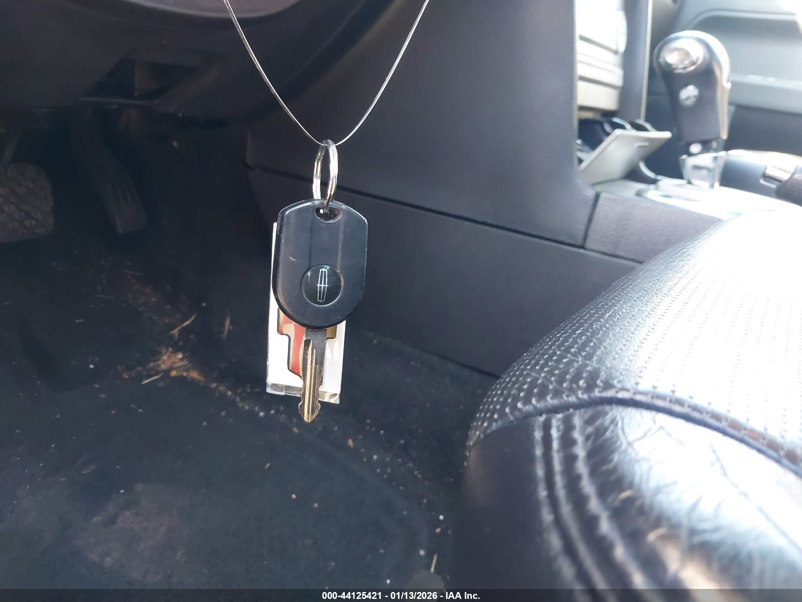 LINCOLN MKZ image 11