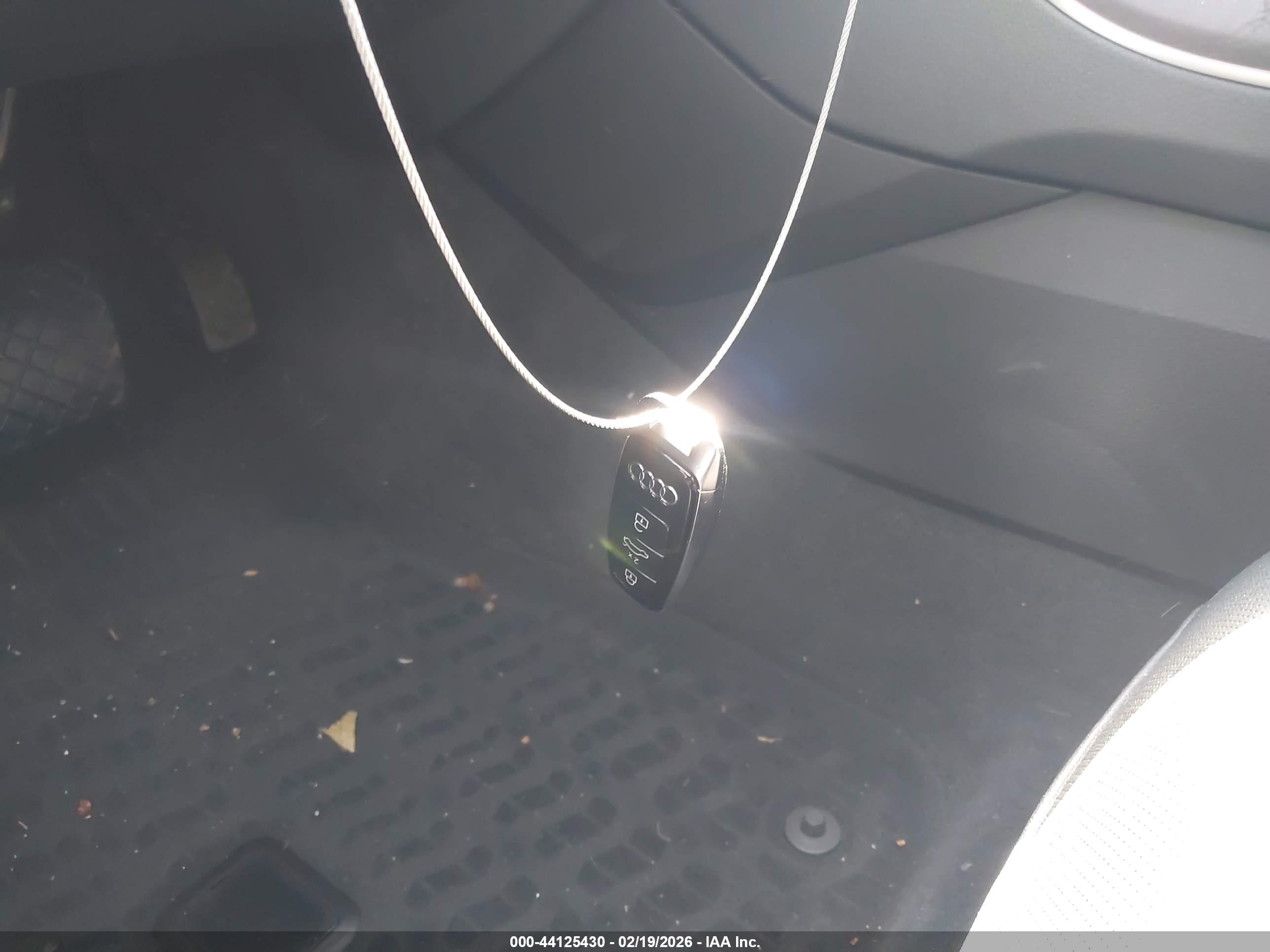 AUDI Q8 image 11