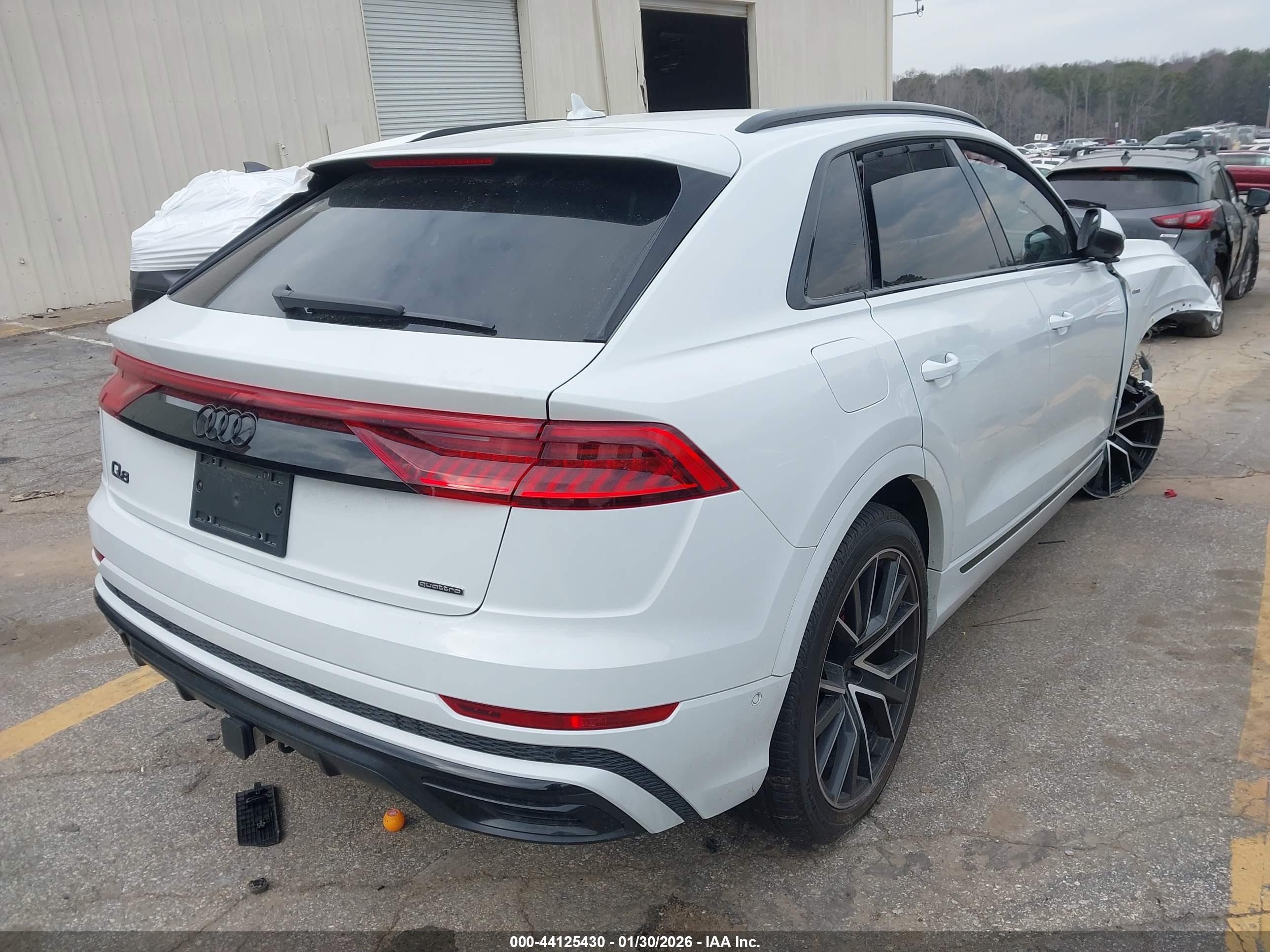 AUDI Q8 image 4