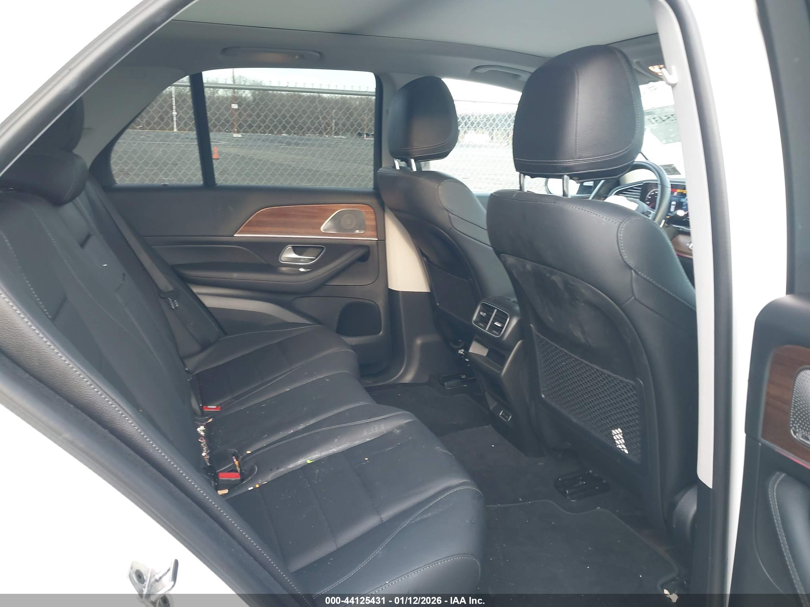 MERCEDES-BENZ GLE image 8