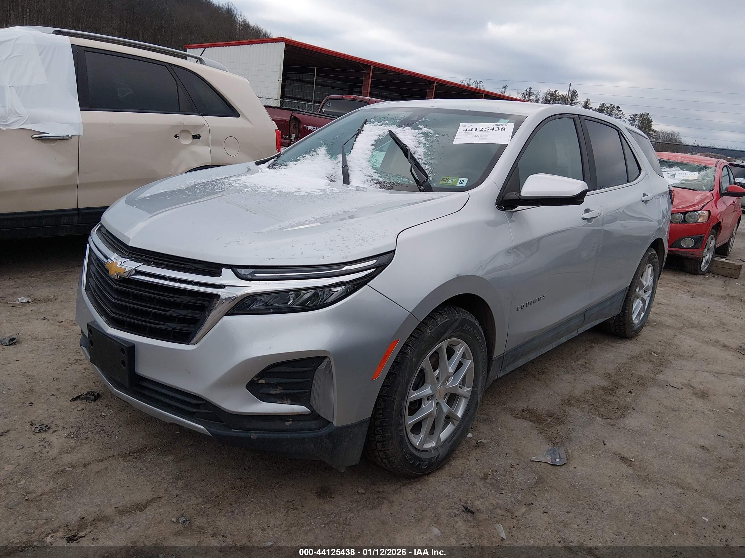 CHEVROLET EQUINOX image 2