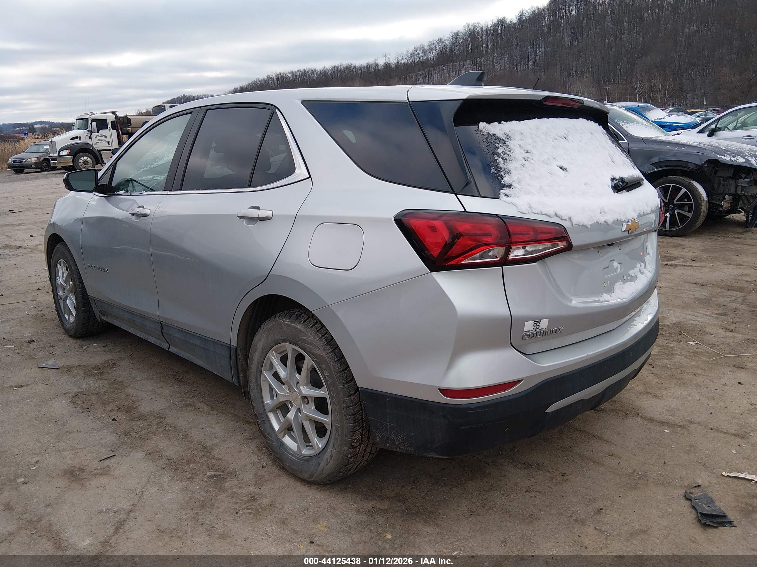 CHEVROLET EQUINOX image 3