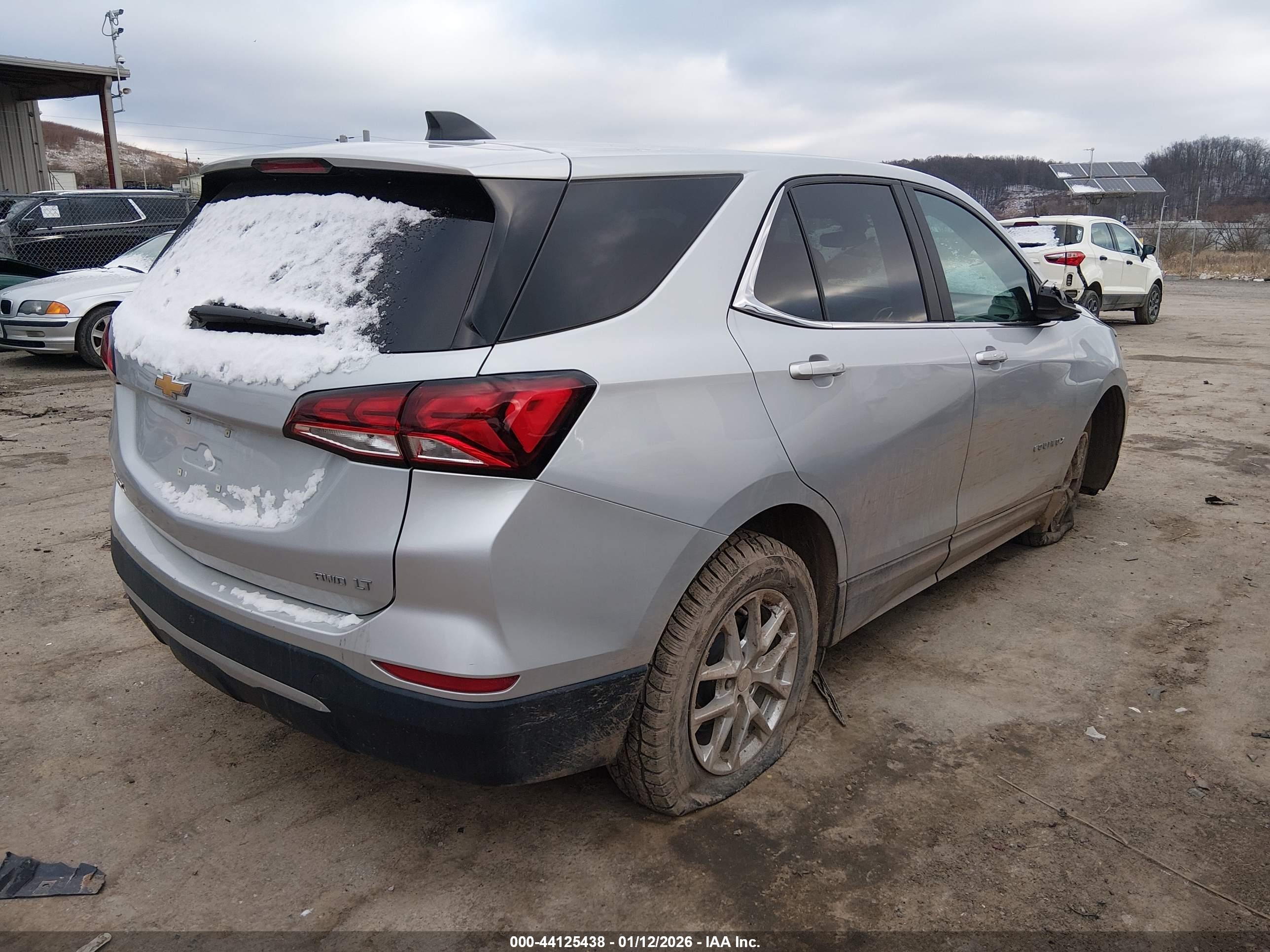 CHEVROLET EQUINOX image 4