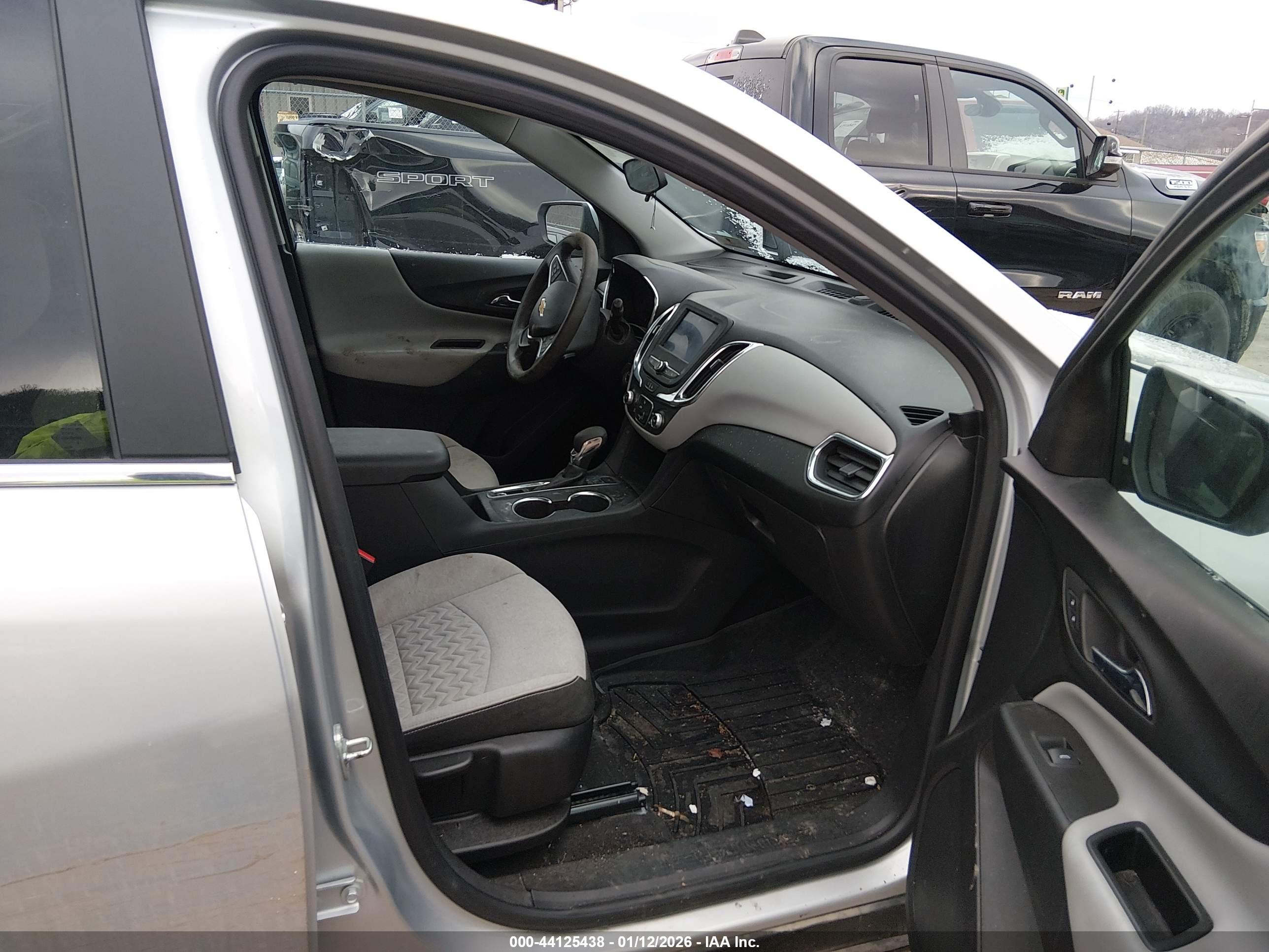 CHEVROLET EQUINOX image 5