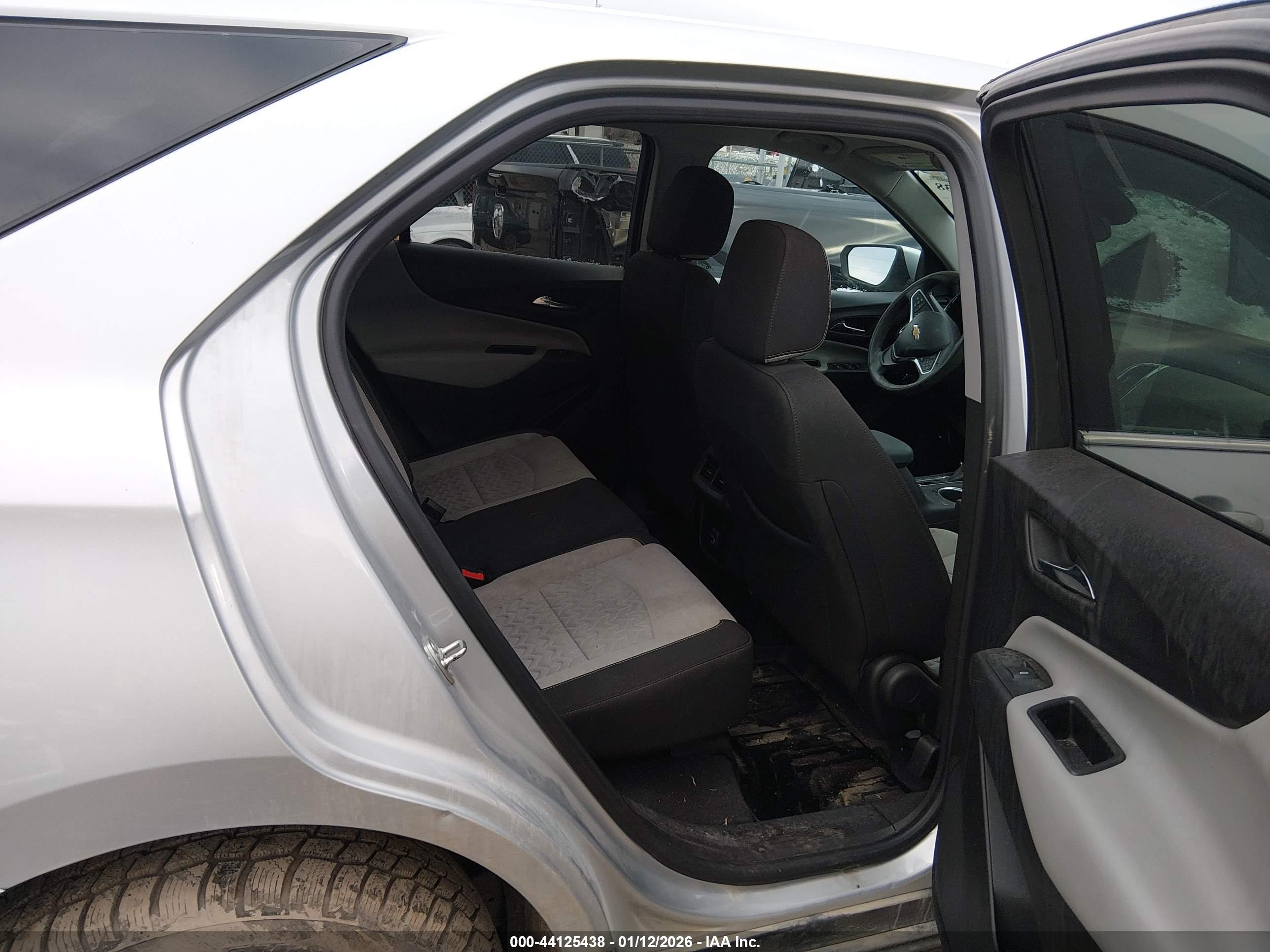 CHEVROLET EQUINOX image 8