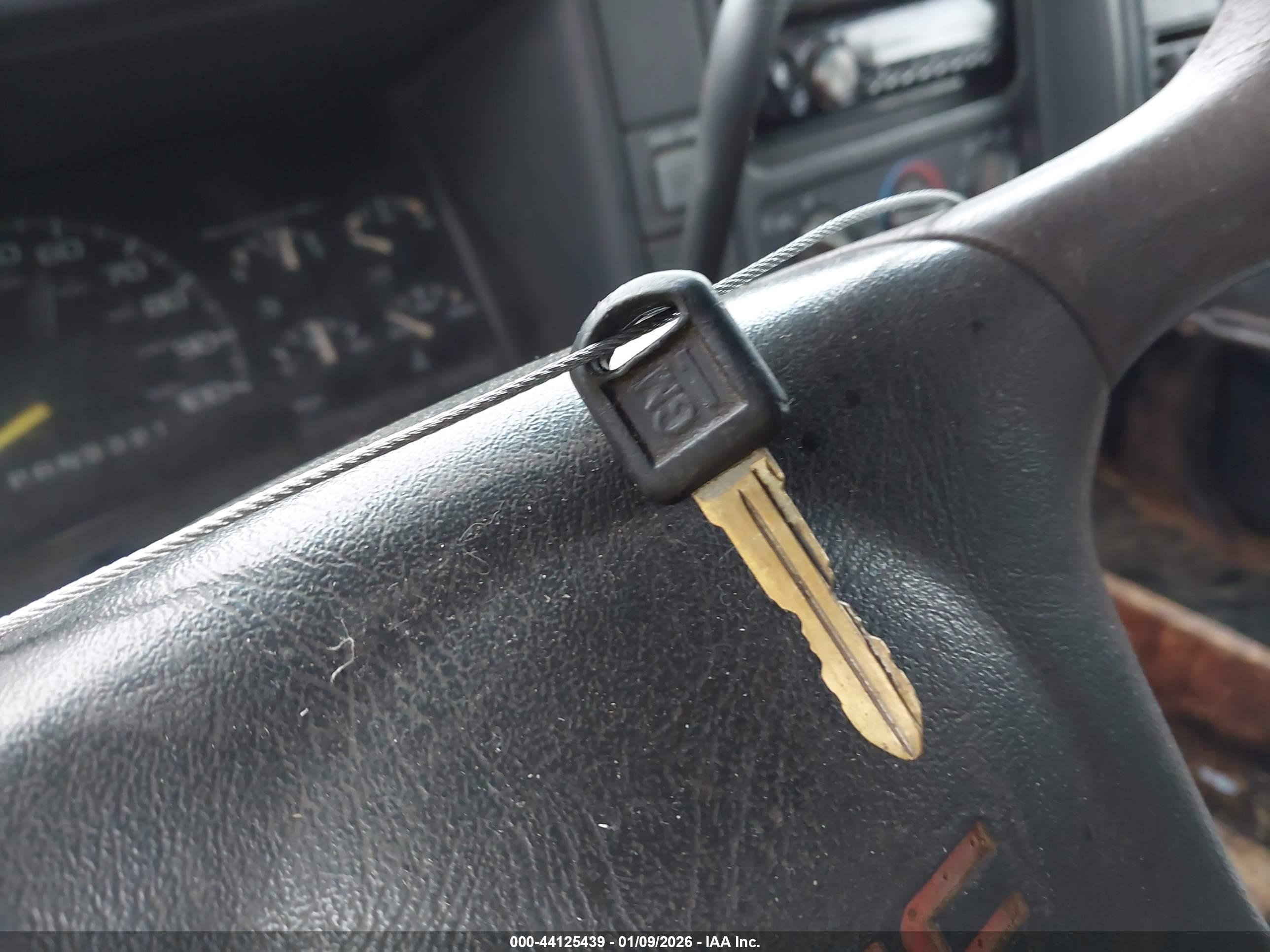 GMC SIERRA image 11