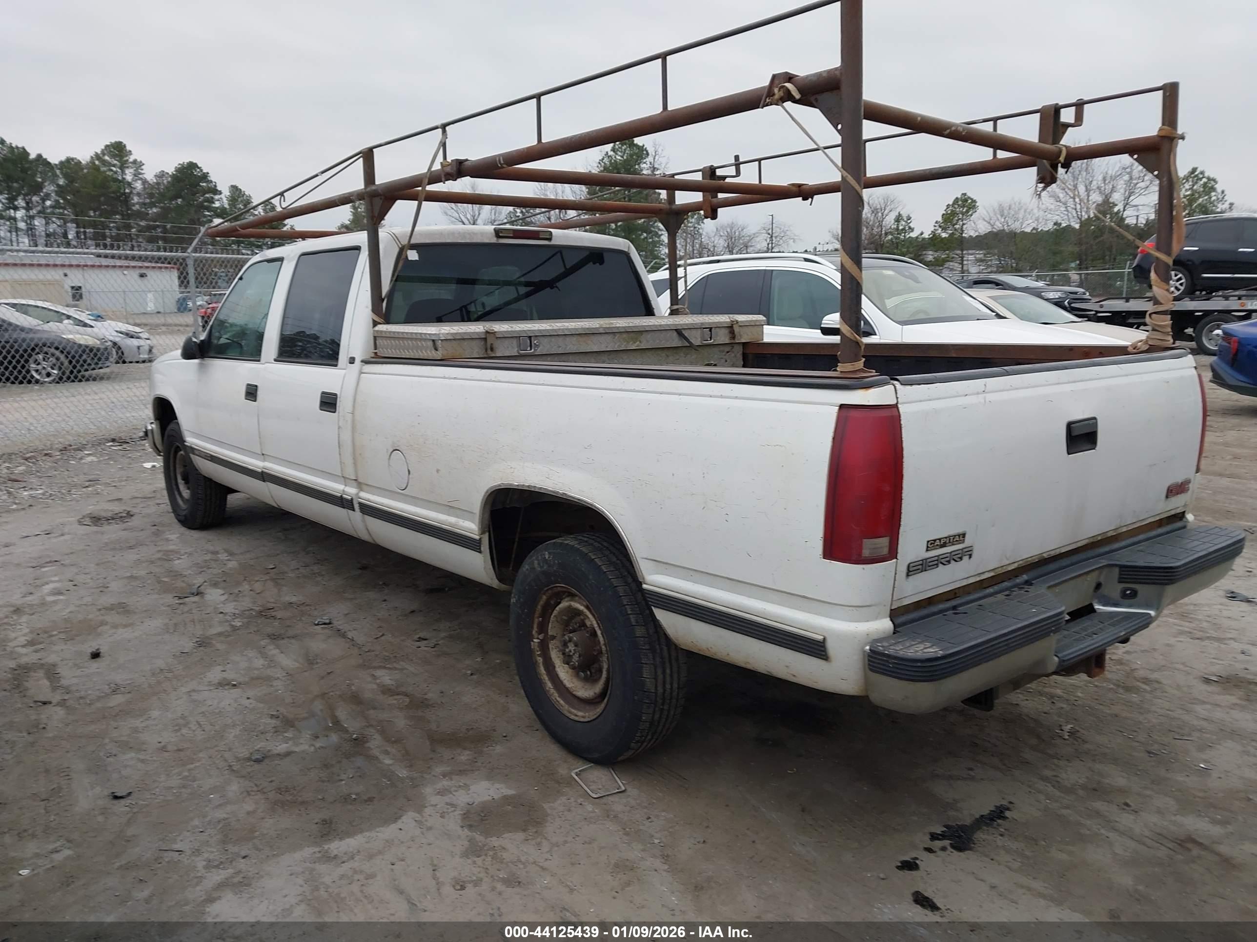 GMC SIERRA image 3