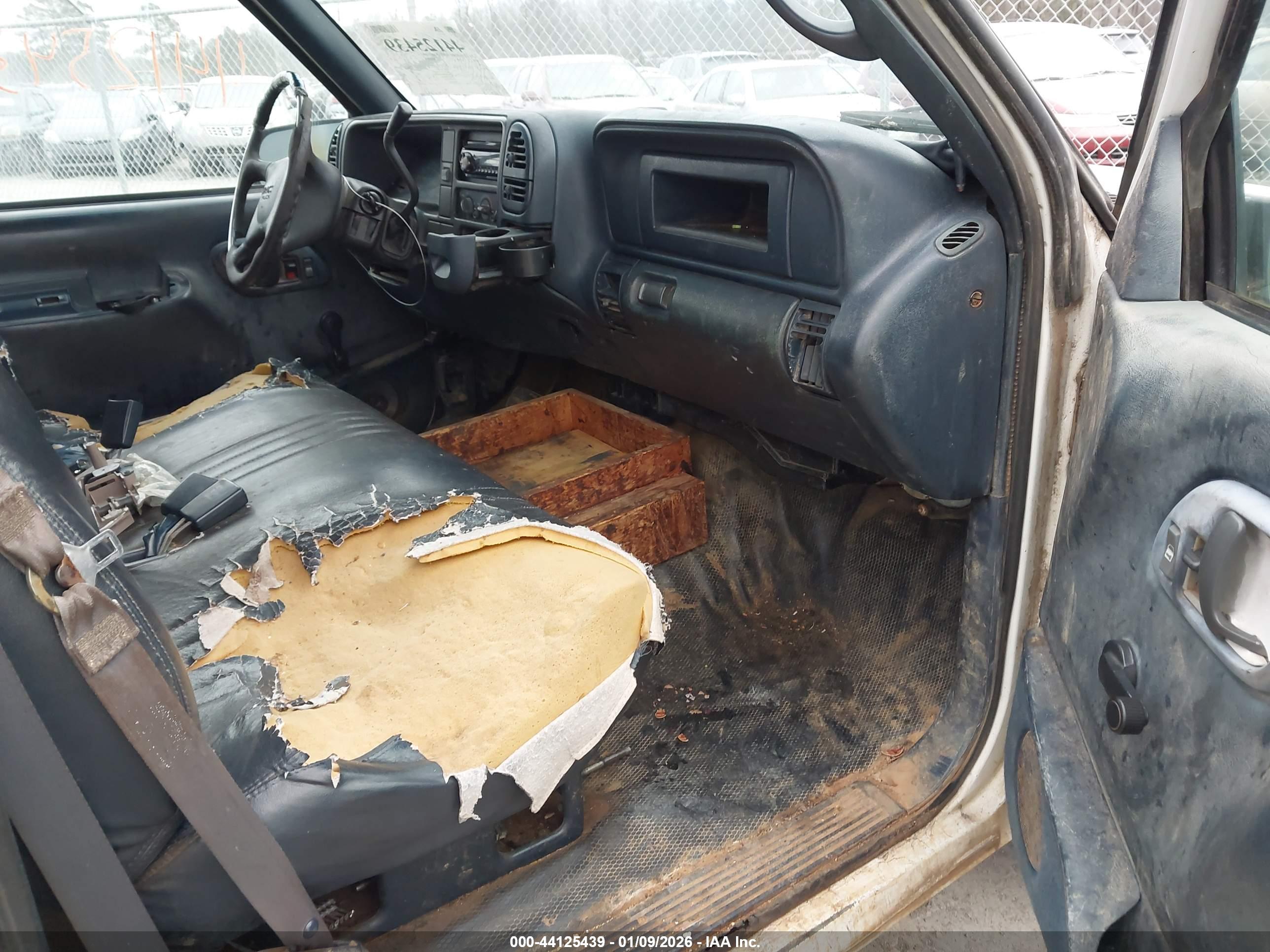 GMC SIERRA image 5