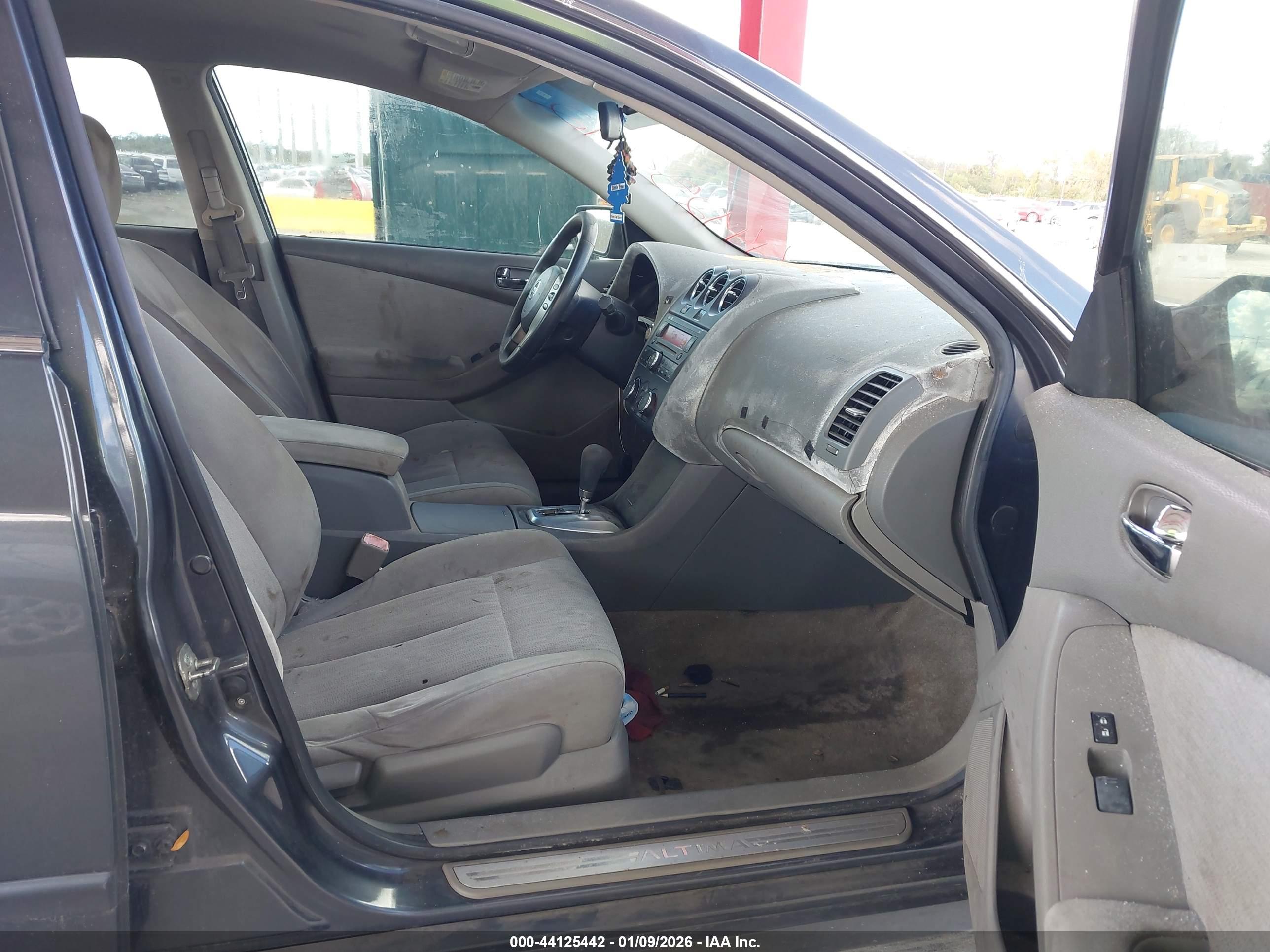 NISSAN ALTIMA image 5