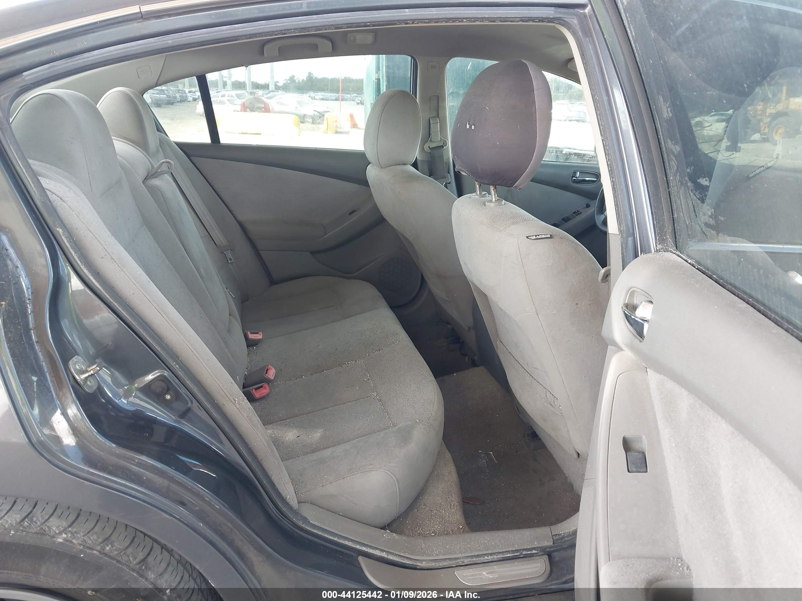 NISSAN ALTIMA image 8