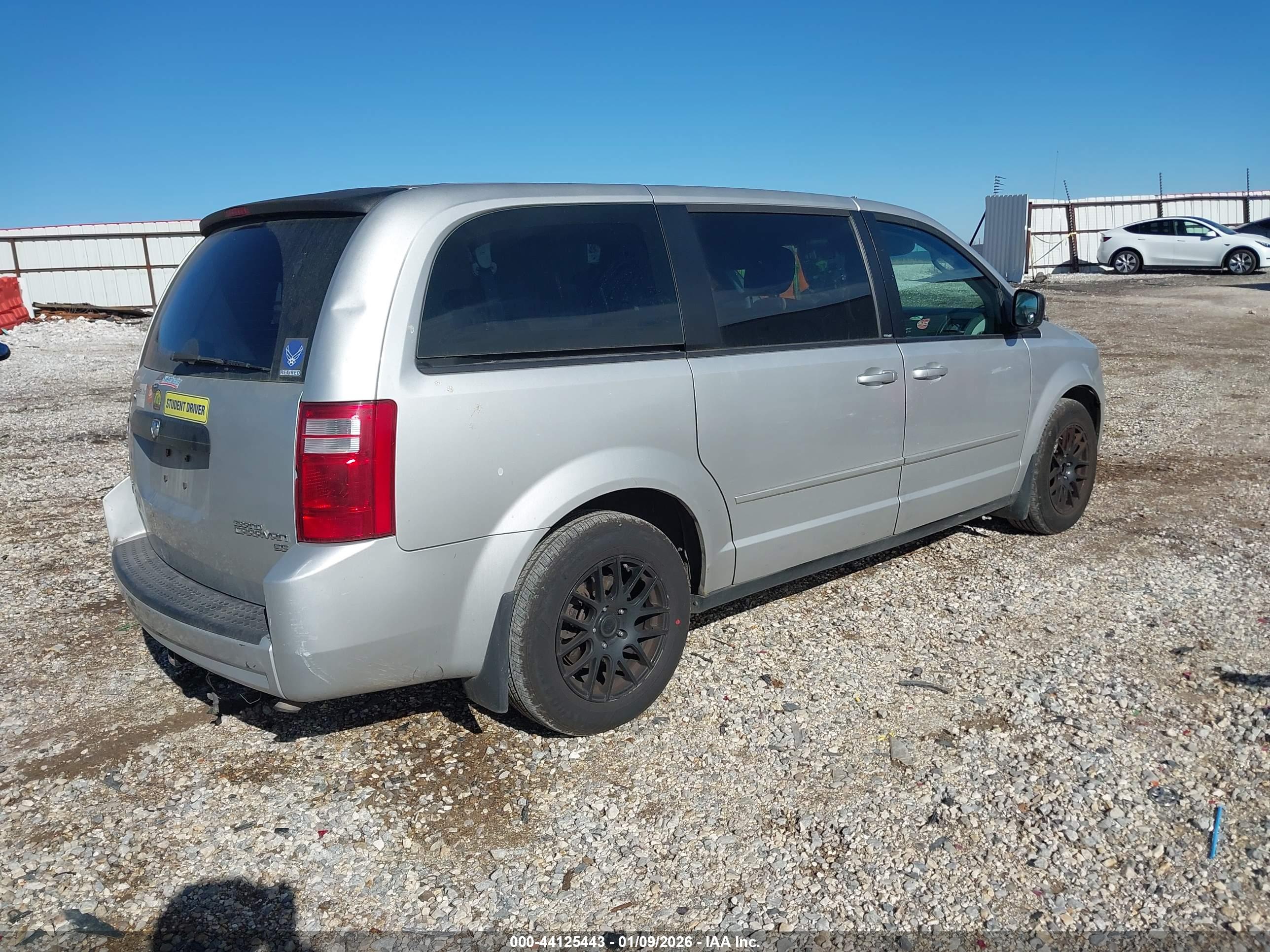 DODGE GRAND image 4