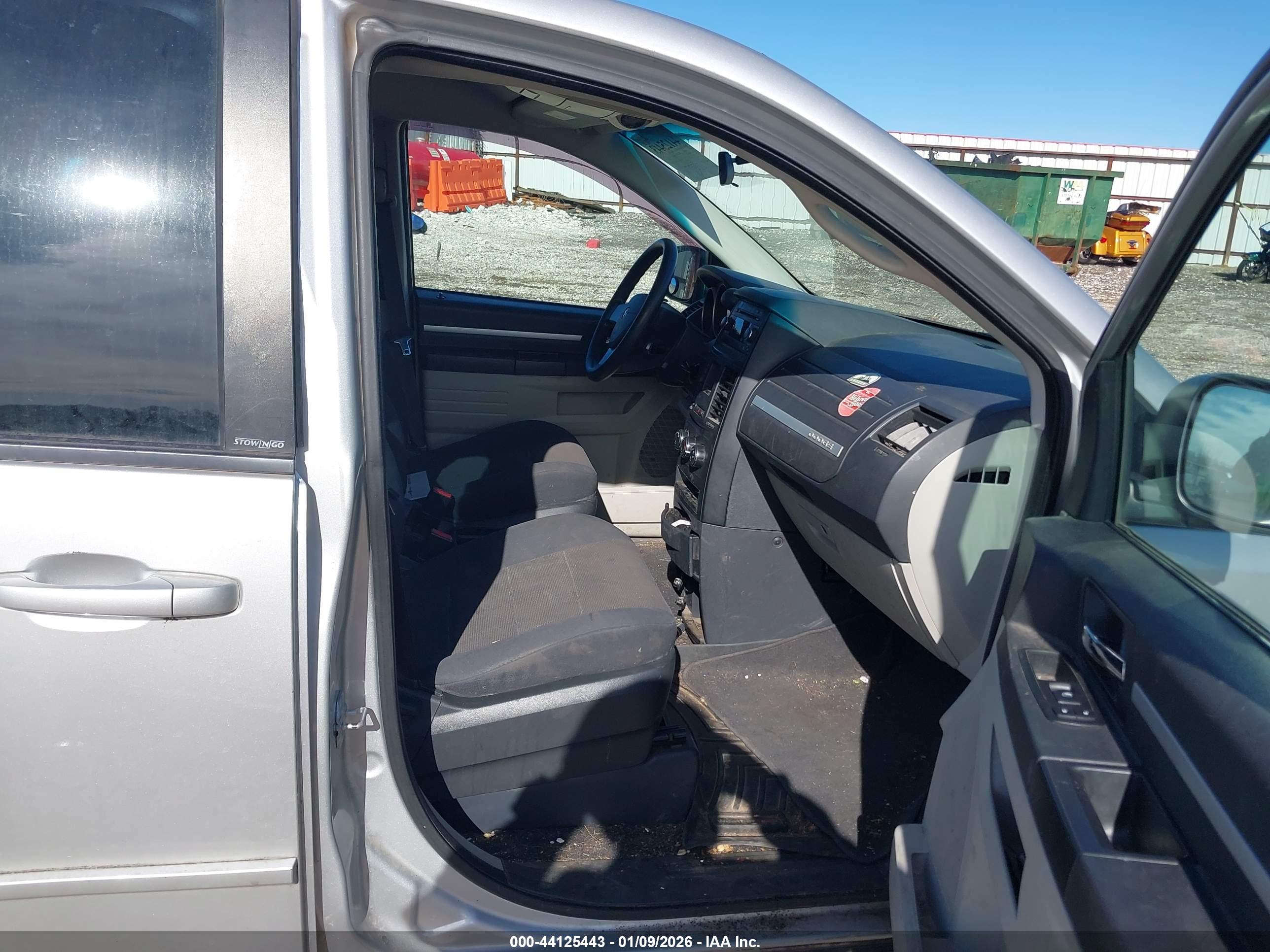 DODGE GRAND image 5